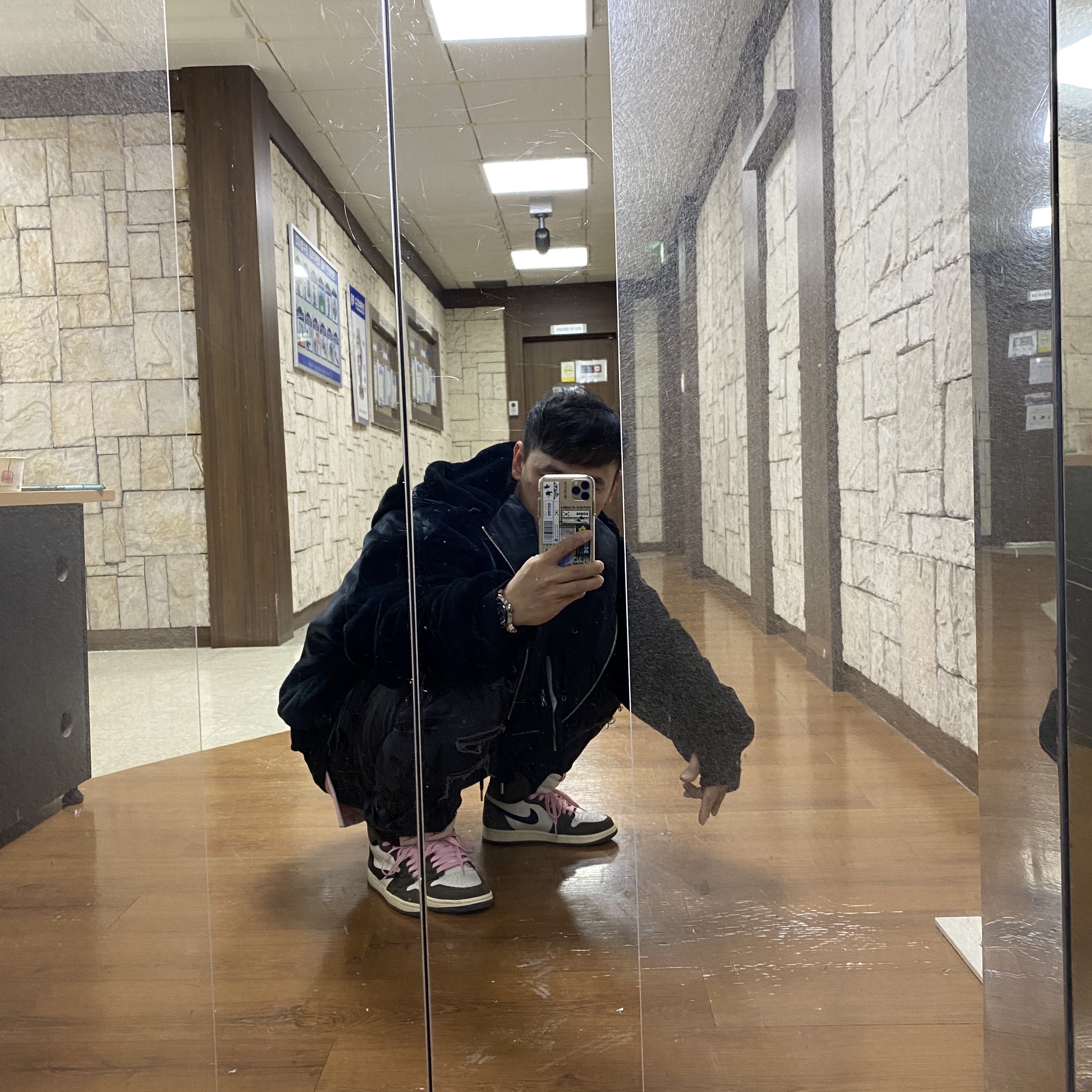 Jordan 1 x Travis Scott Retro High OG SP Mocha 착용 스타일
