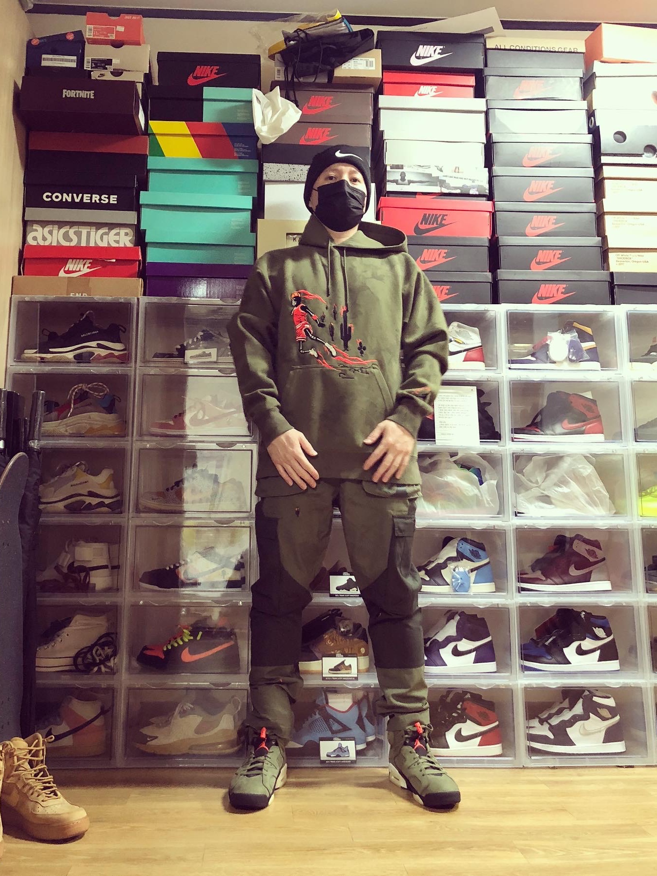 Jordan 6 x Travis Scott Retro Olive, Jordan x Travis Scott Cargo Pants Olive 착용 스타일