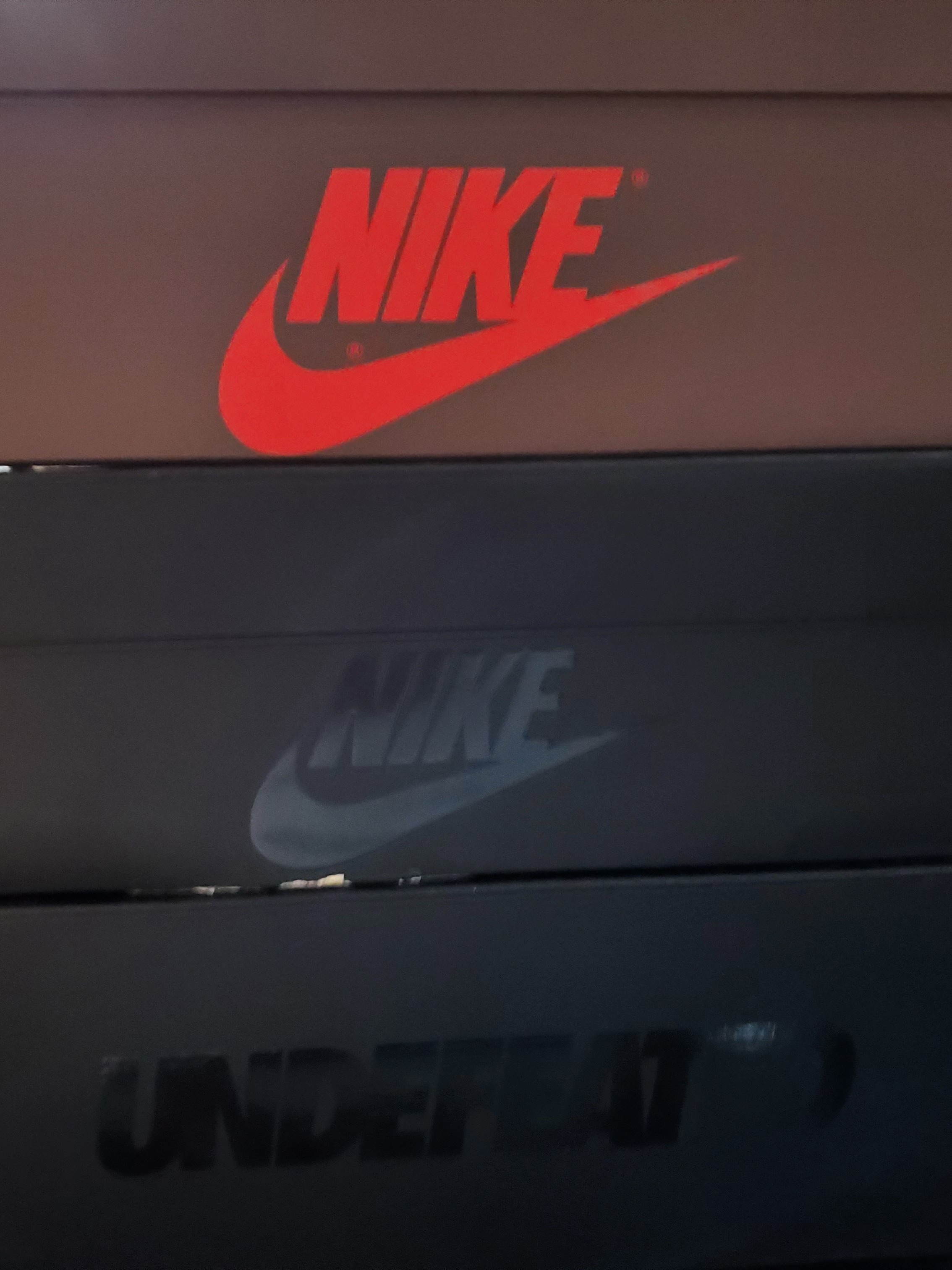 Jordan 1 x Travis Scott Retro High OG SP Mocha, Nike Air Foamposite One Metallic Copper 2017 착용 스타일 - 4