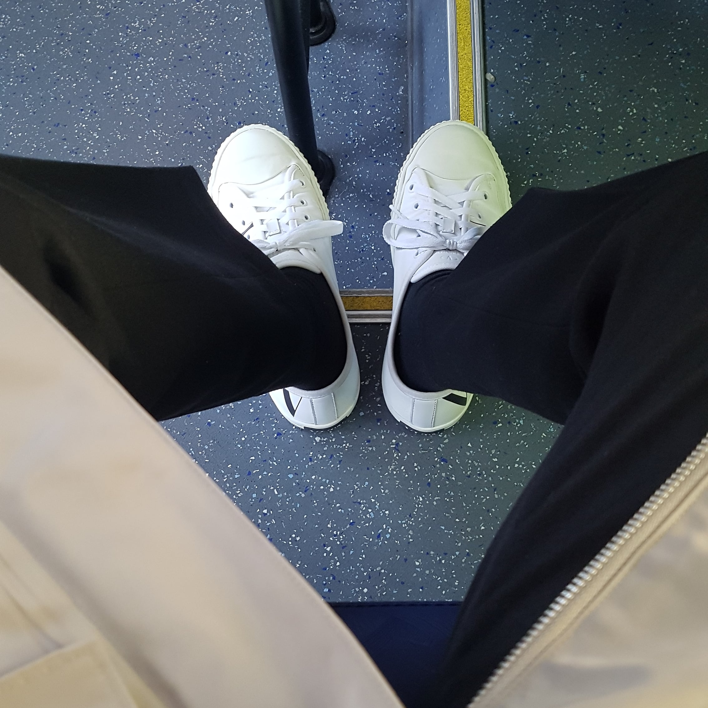 Valentino VLTN High-Top Sneakers White 착용 스타일