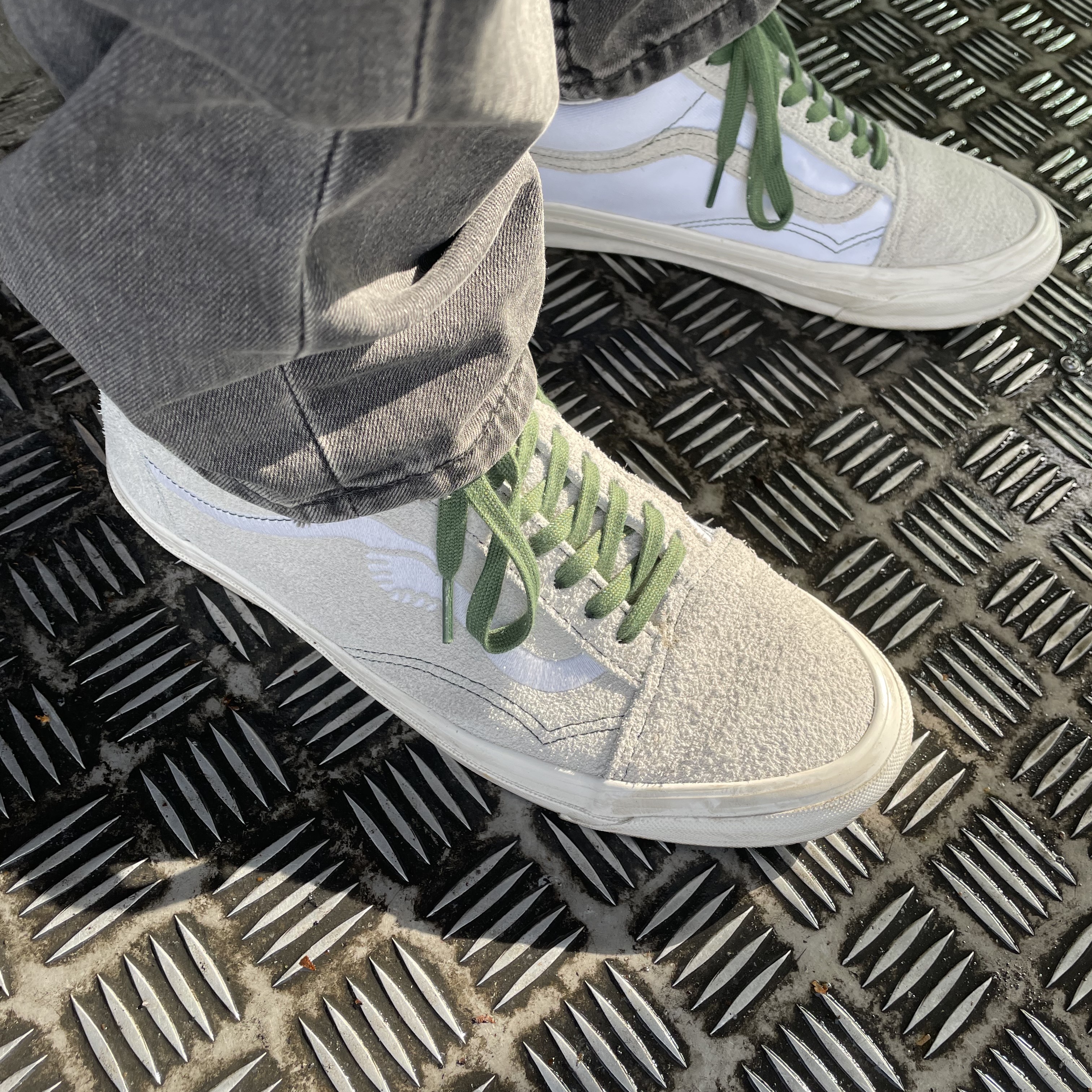 Vans Vault x Notre OG Old Skool LX True White 착용 스타일 - 2