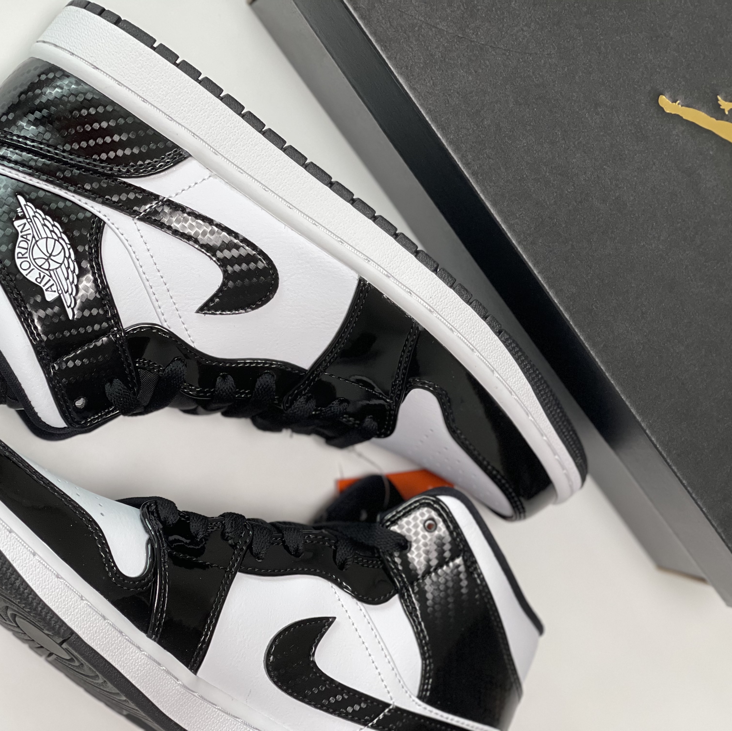 Jordan 1 Mid SE ASW Black 착용 스타일 - 2