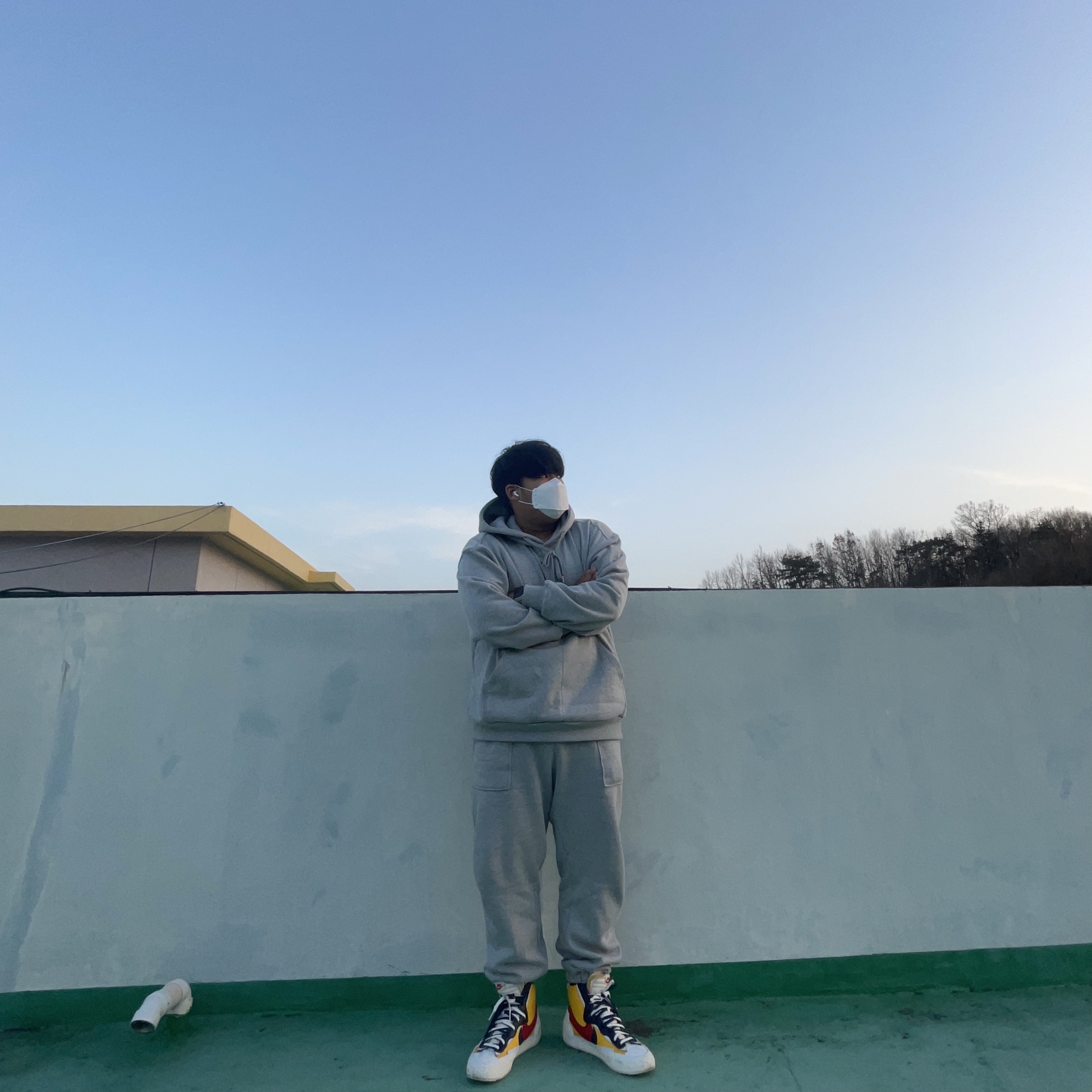 Nike x Sacai Blazer Mid Snow Beach 착용 스타일