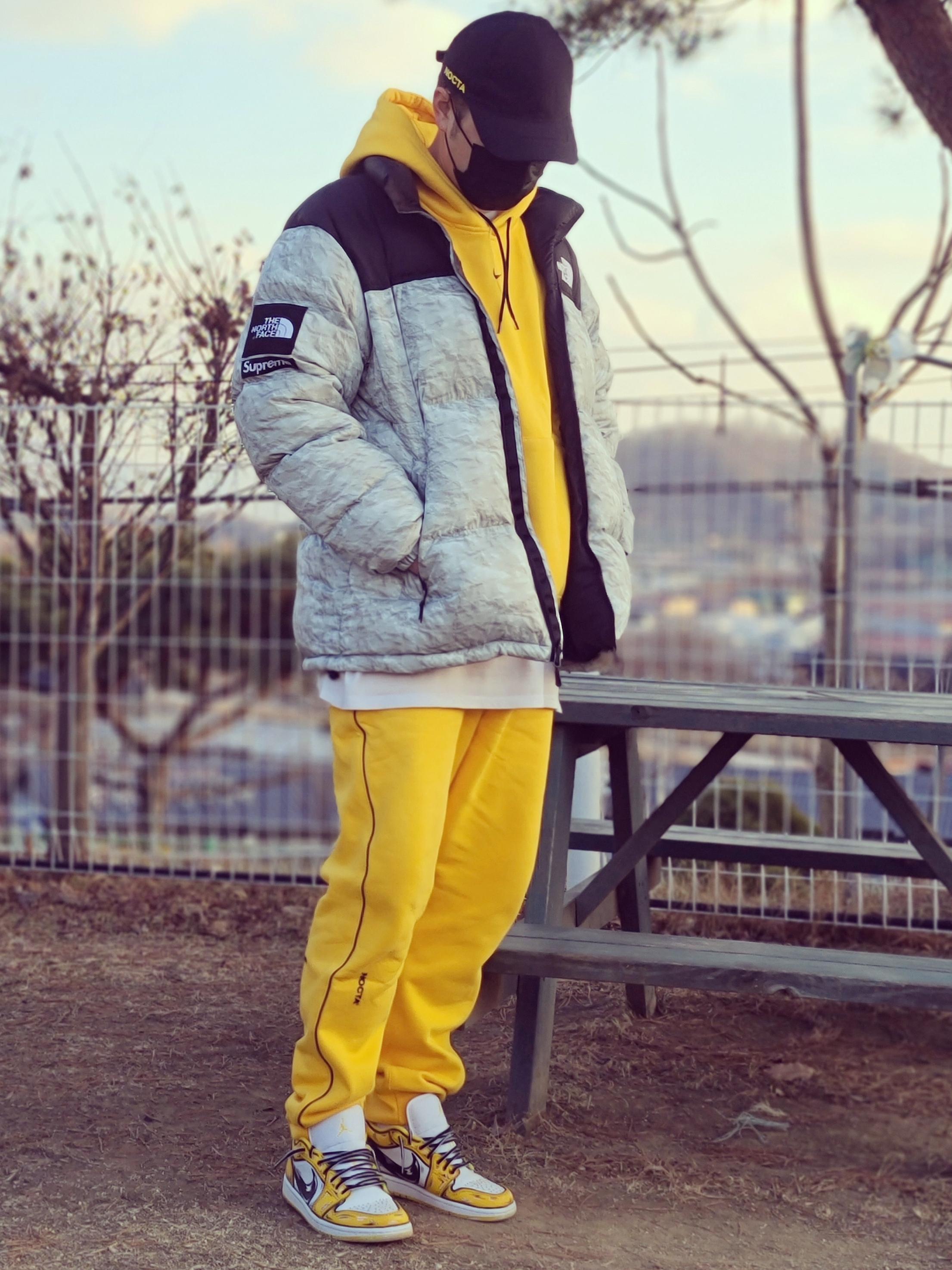 Nike x Drake Nocta Essential Cap Black, Nike x Drake Nocta Fleece Pants University Gold - US/EU 착용 스타일