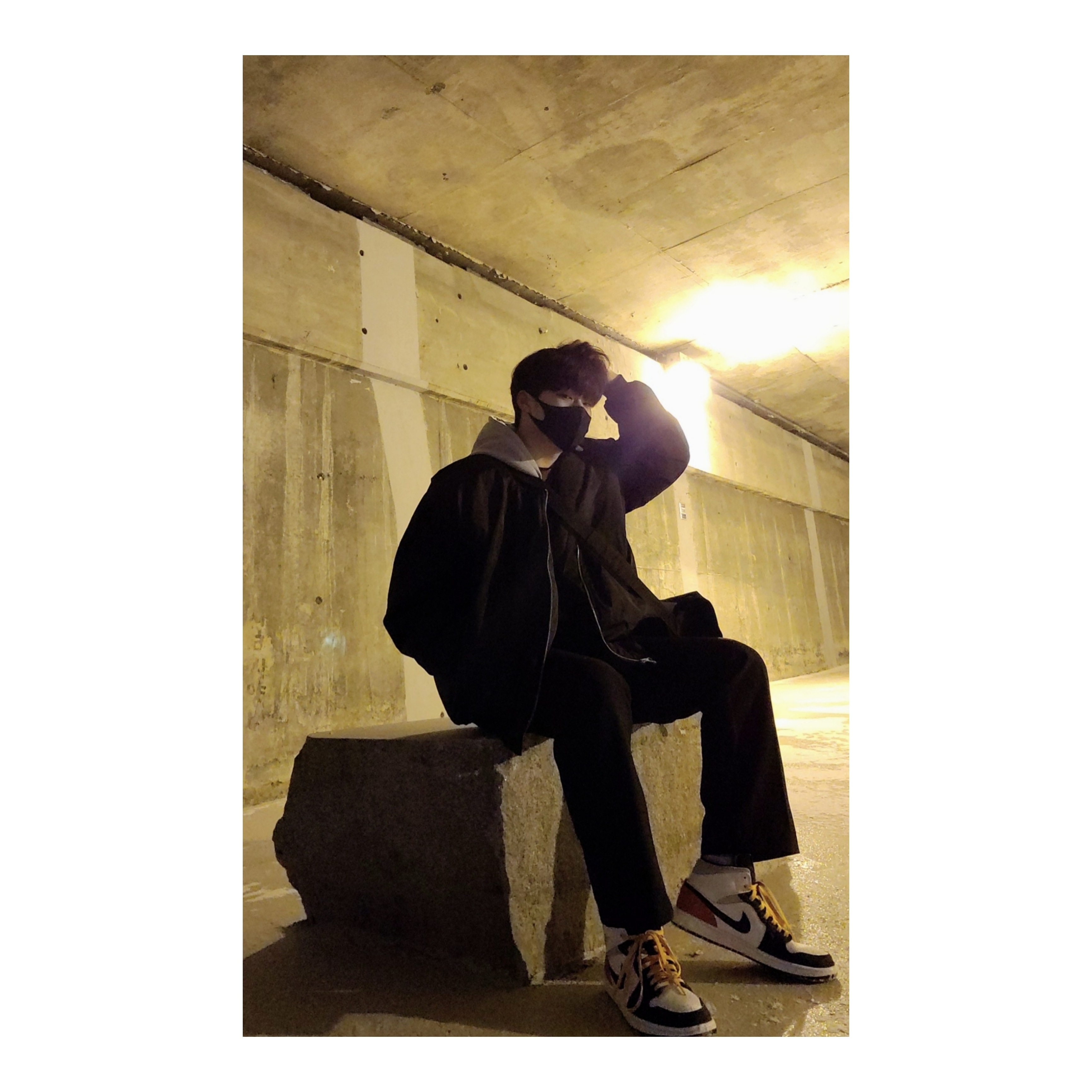 Jordan 1 Mid SE Track Red 착용 스타일