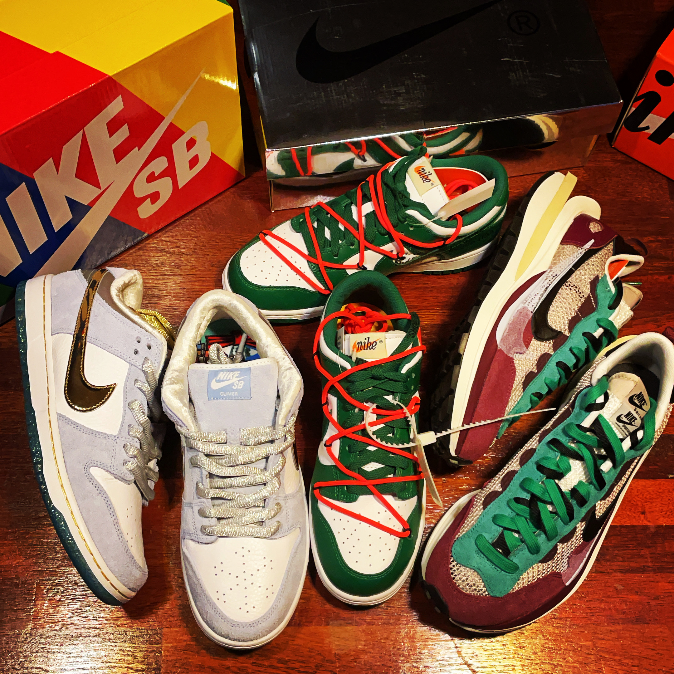 Nike x Sean Cliver SB Dunk Low Holiday Special, Nike x Off-White Dunk Low Pine Green 착용 스타일