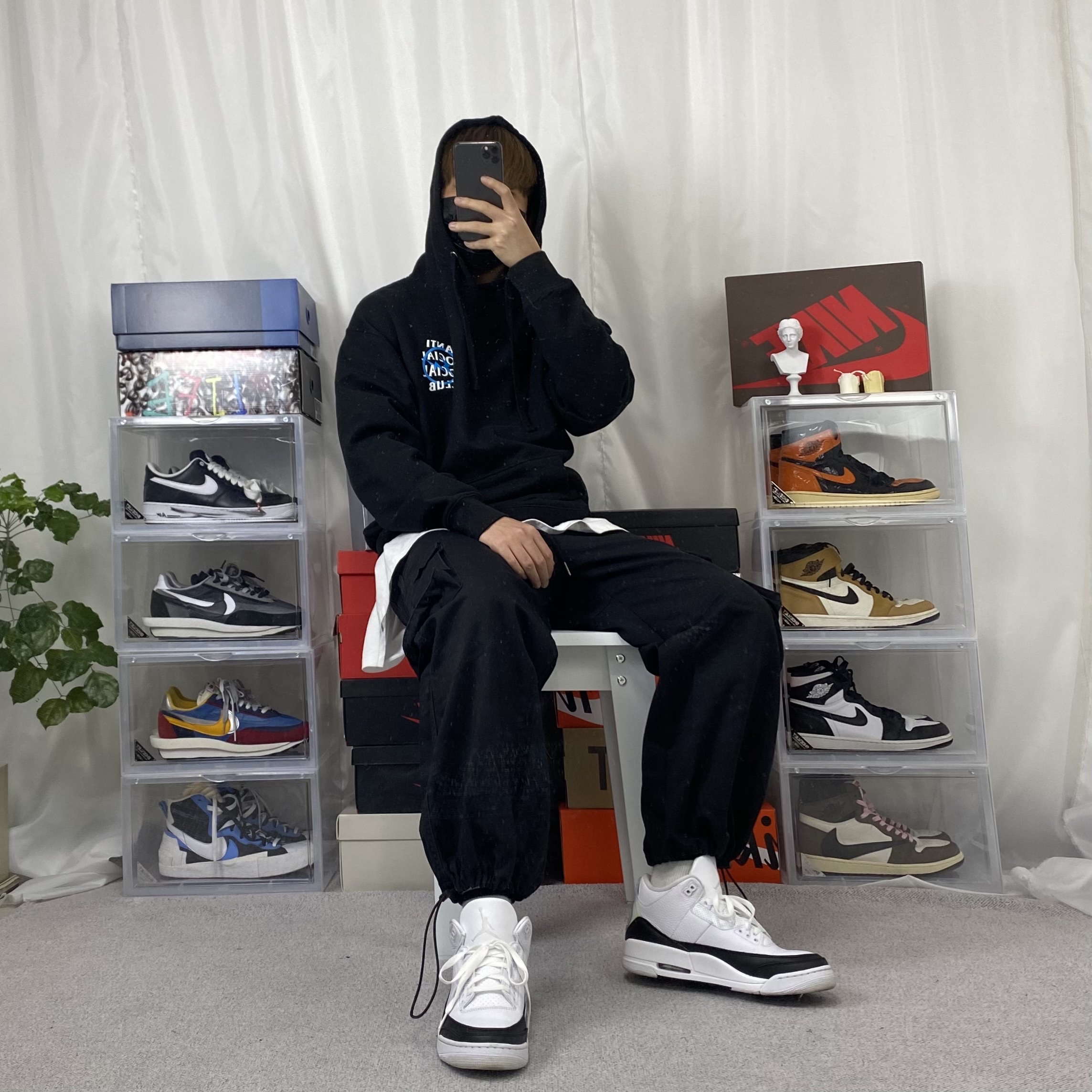 Jordan 3 x Fragment Retro SP White Black, Anti Social Social Club x Fragment Bolt Hoodie Blue 착용 스타일