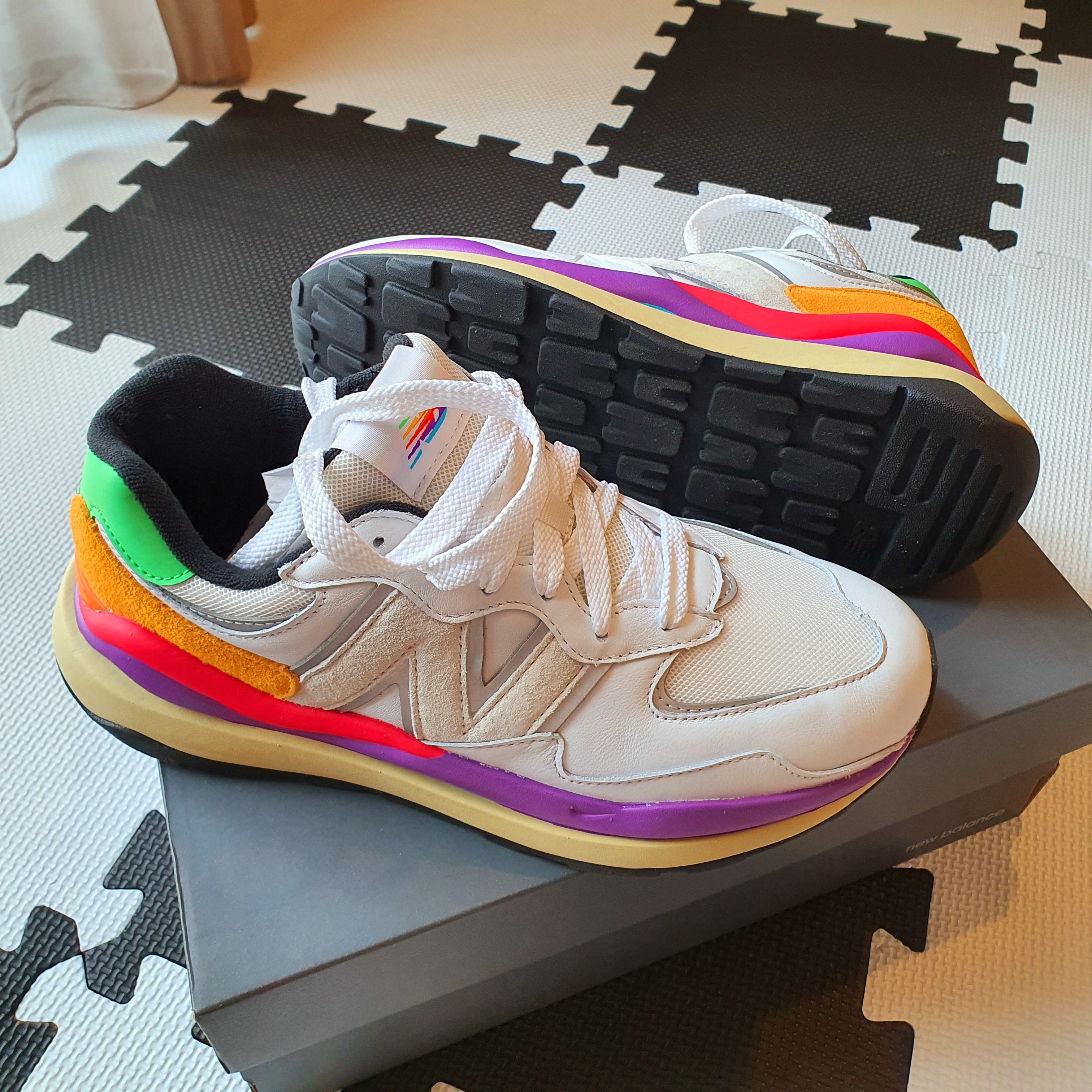 New Balance 5740 White Multicolor 착용 스타일