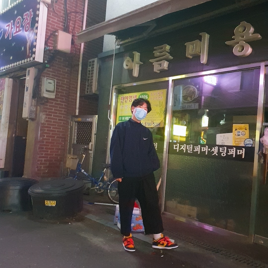 Nike x Off-White Dunk Low University Gold Midnight Navy 착용 스타일