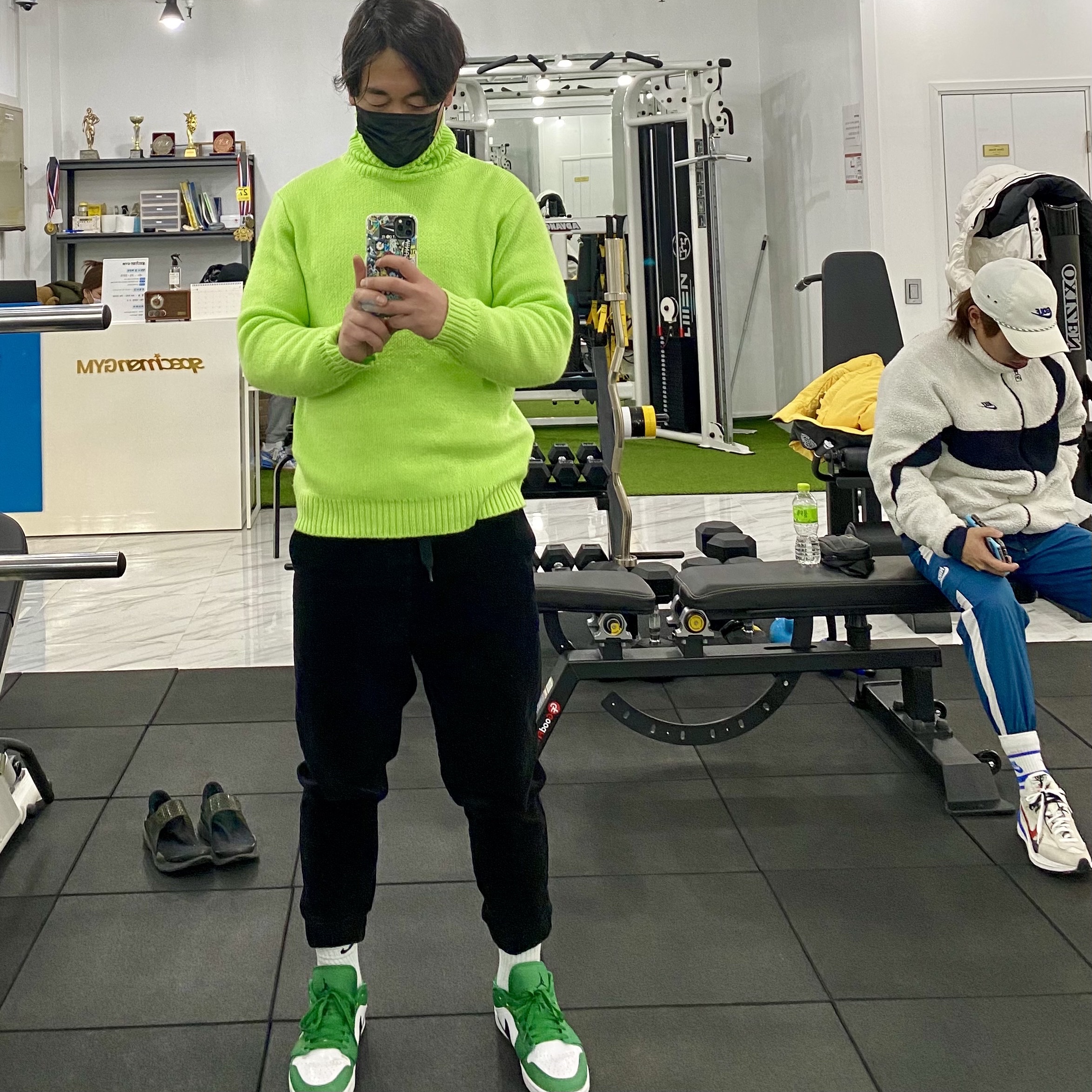 Nike x Sacai VaporWaffle Royal Fuchsia, Jordan 1 Low Pine Green 착용 스타일