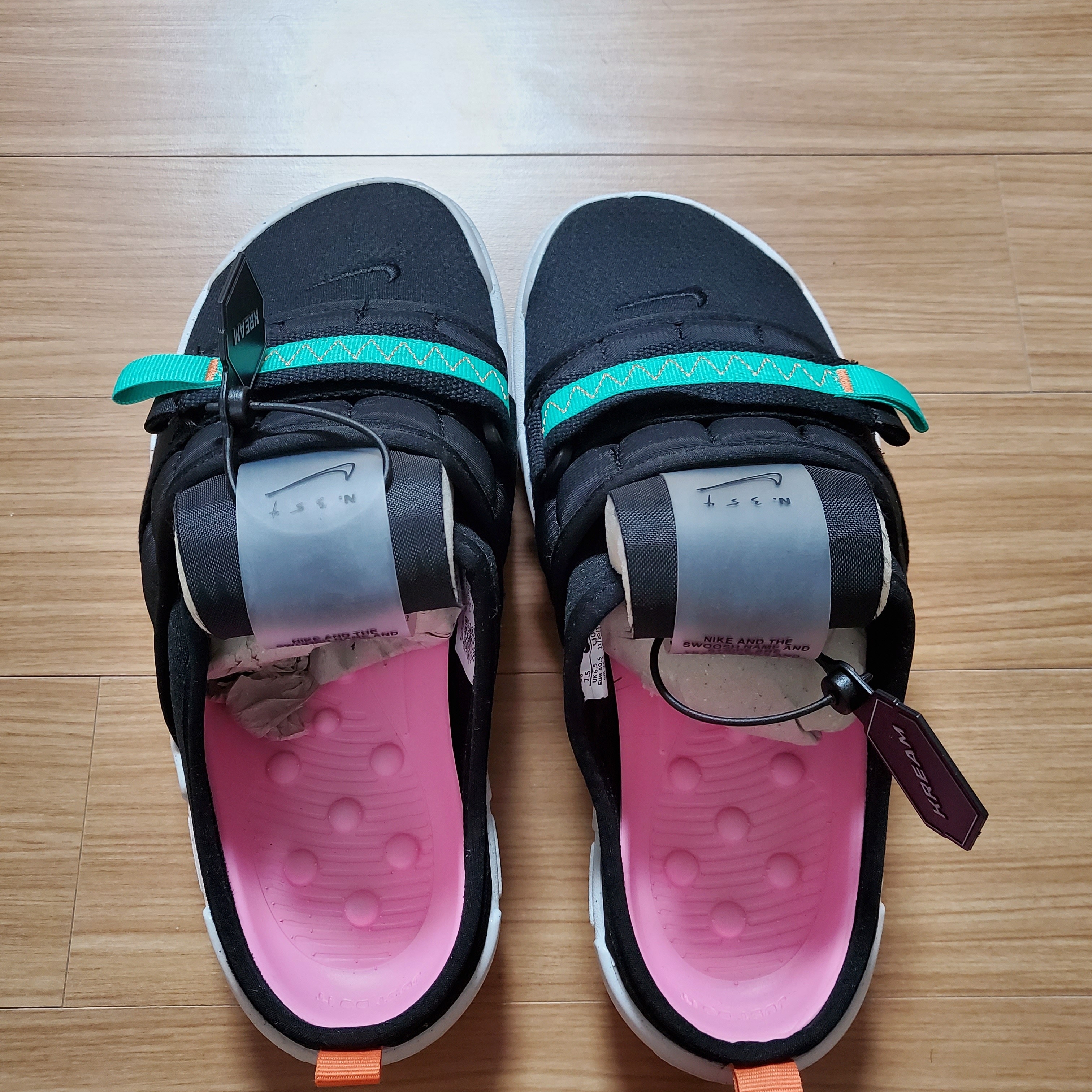 Nike Offline Black 착용 스타일