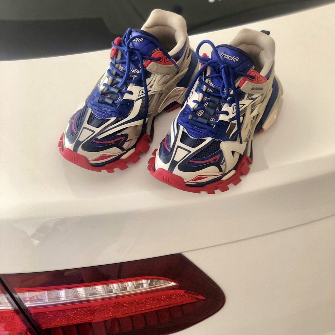 Balenciaga Track.2 Sneakers Blue Red 2019 착용 스타일