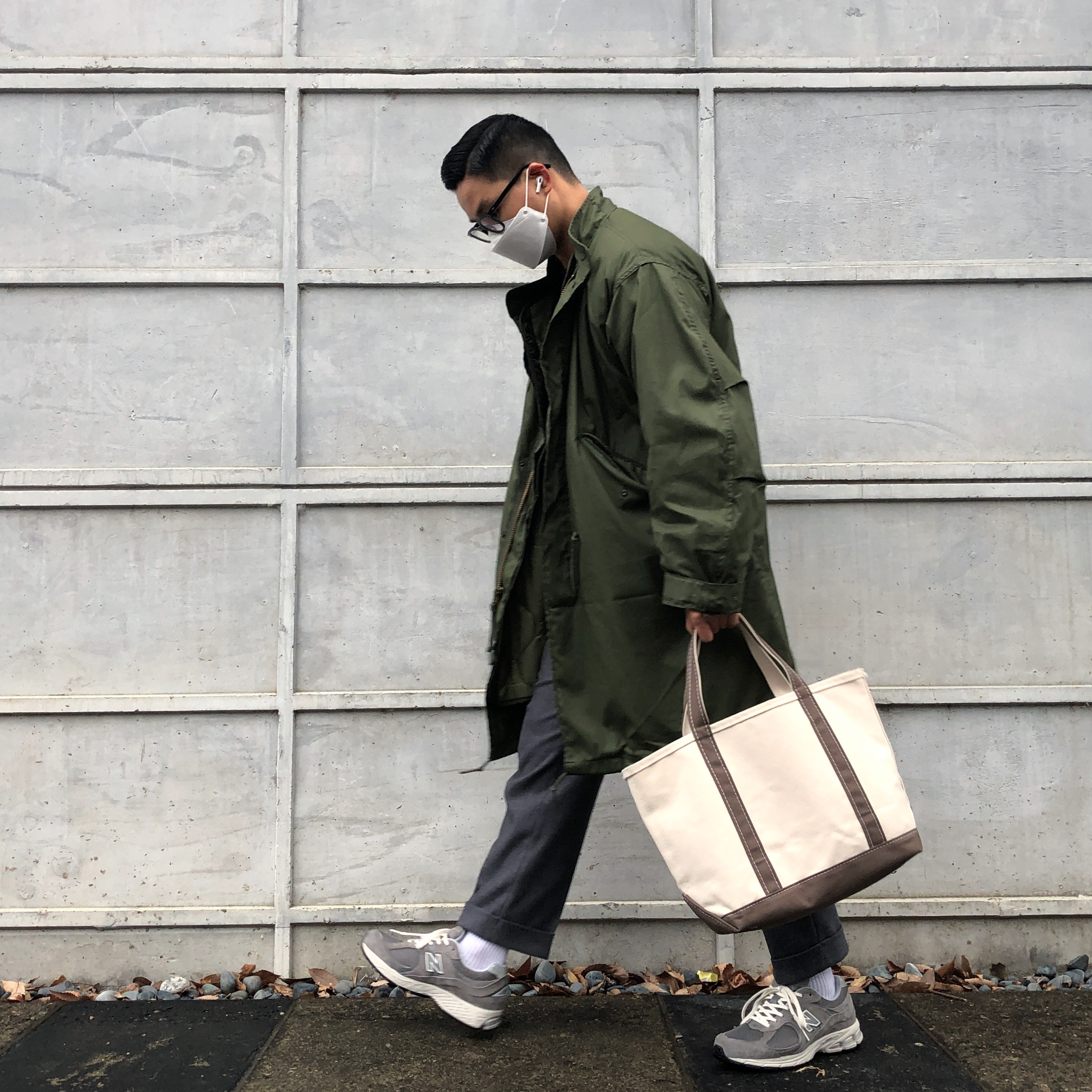 New Balance 2002R Grey 착용 스타일