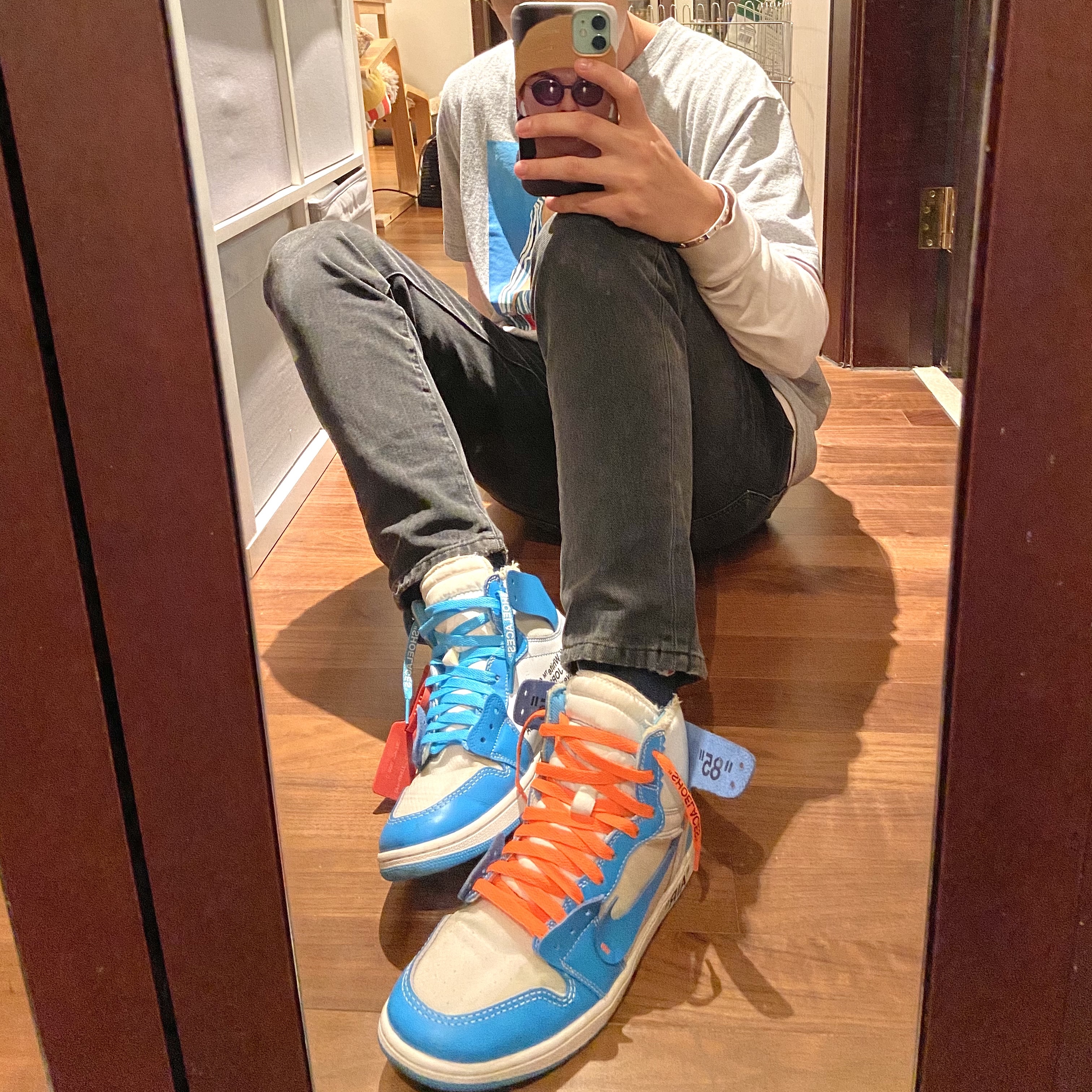 Jordan 1 x Off-White Retro High University Blue 착용 스타일