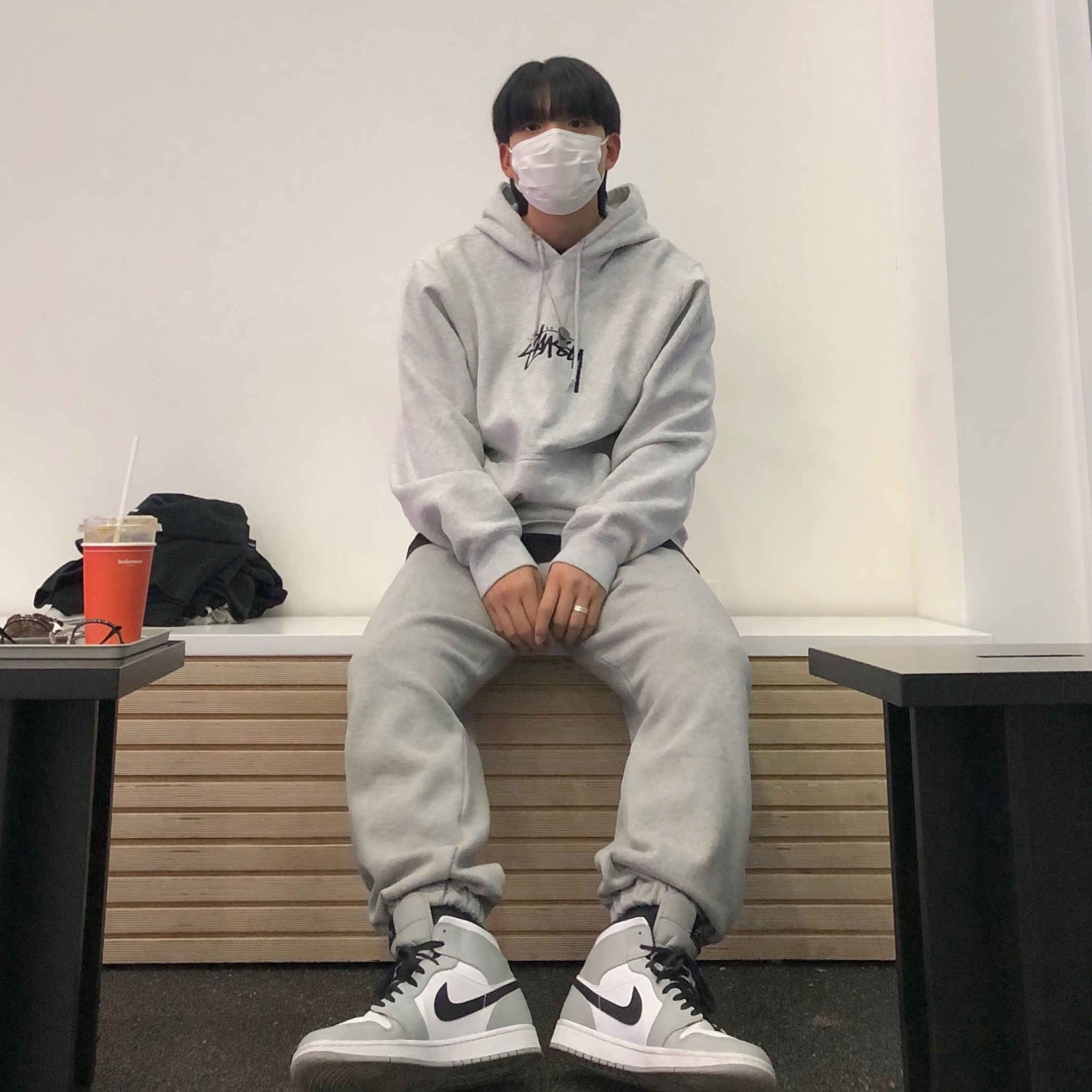 Jordan 1 Mid Light Smoke Grey 착용 스타일