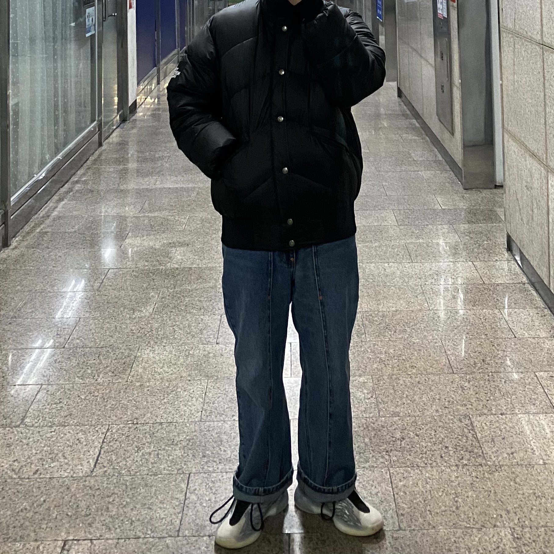 Adidas Yeezy QNTM Lifestyle 착용 스타일