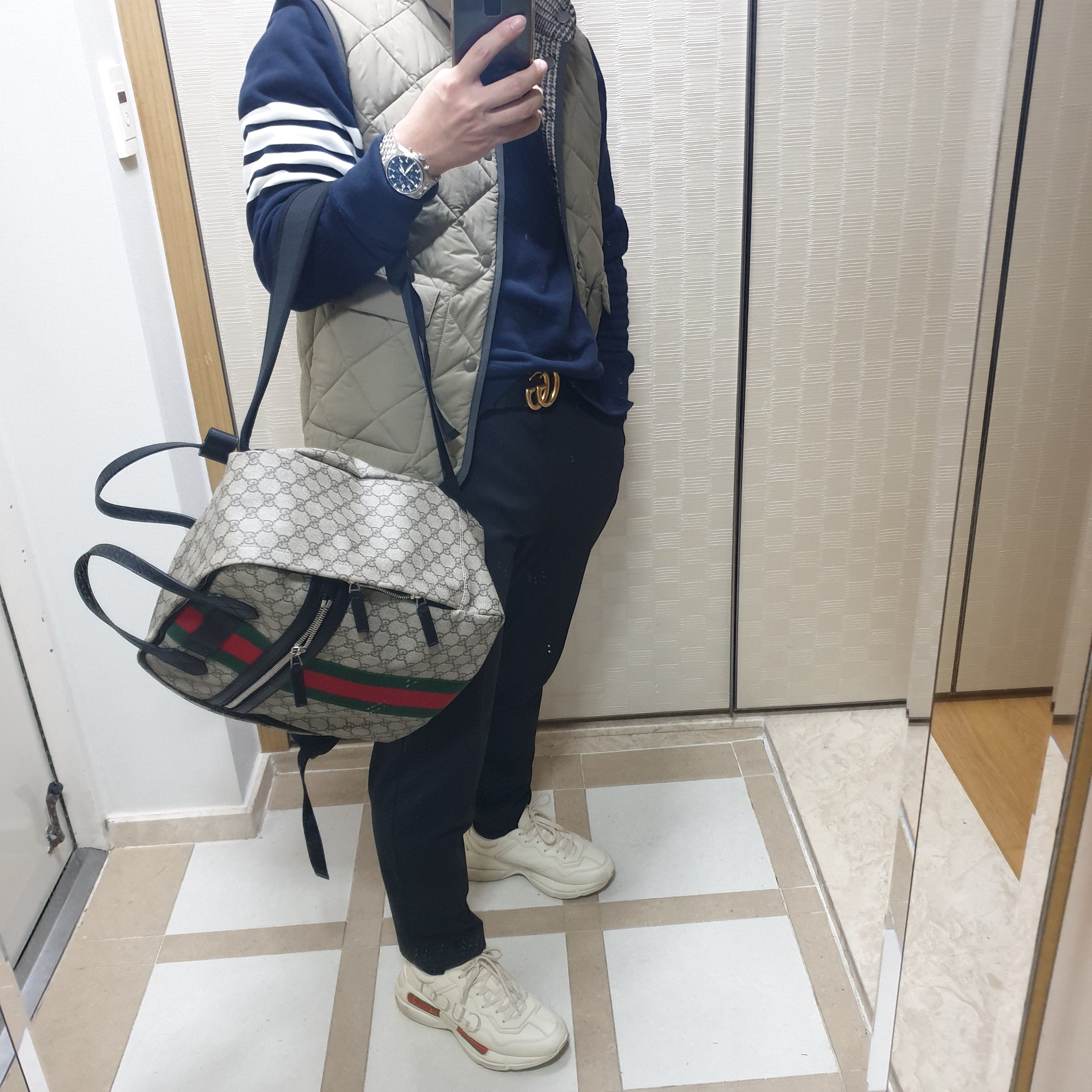 Gucci Rhyton Leather Sneakers Logo 착용 스타일