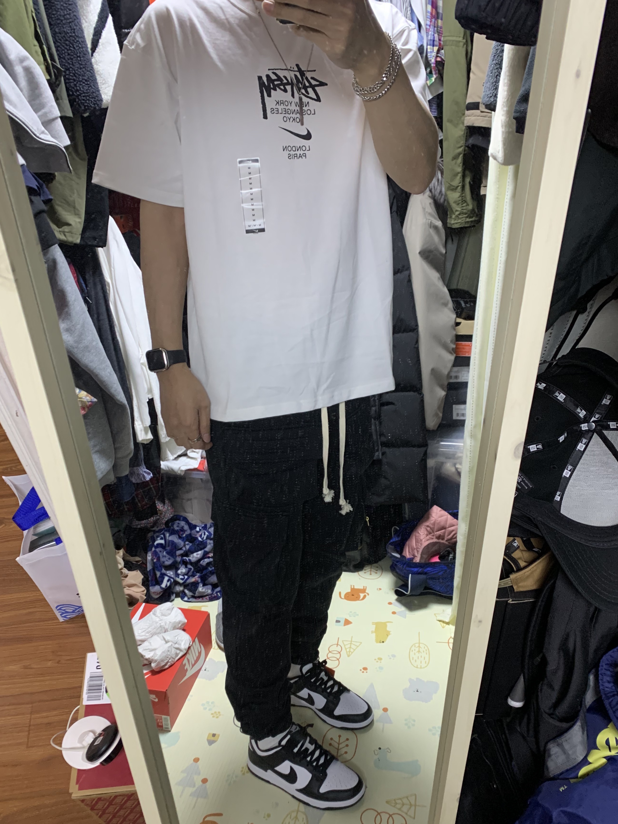 Nike x Stussy WT T-Shirt White - US/EU, Nike Dunk Low Retro Black 착용 스타일
