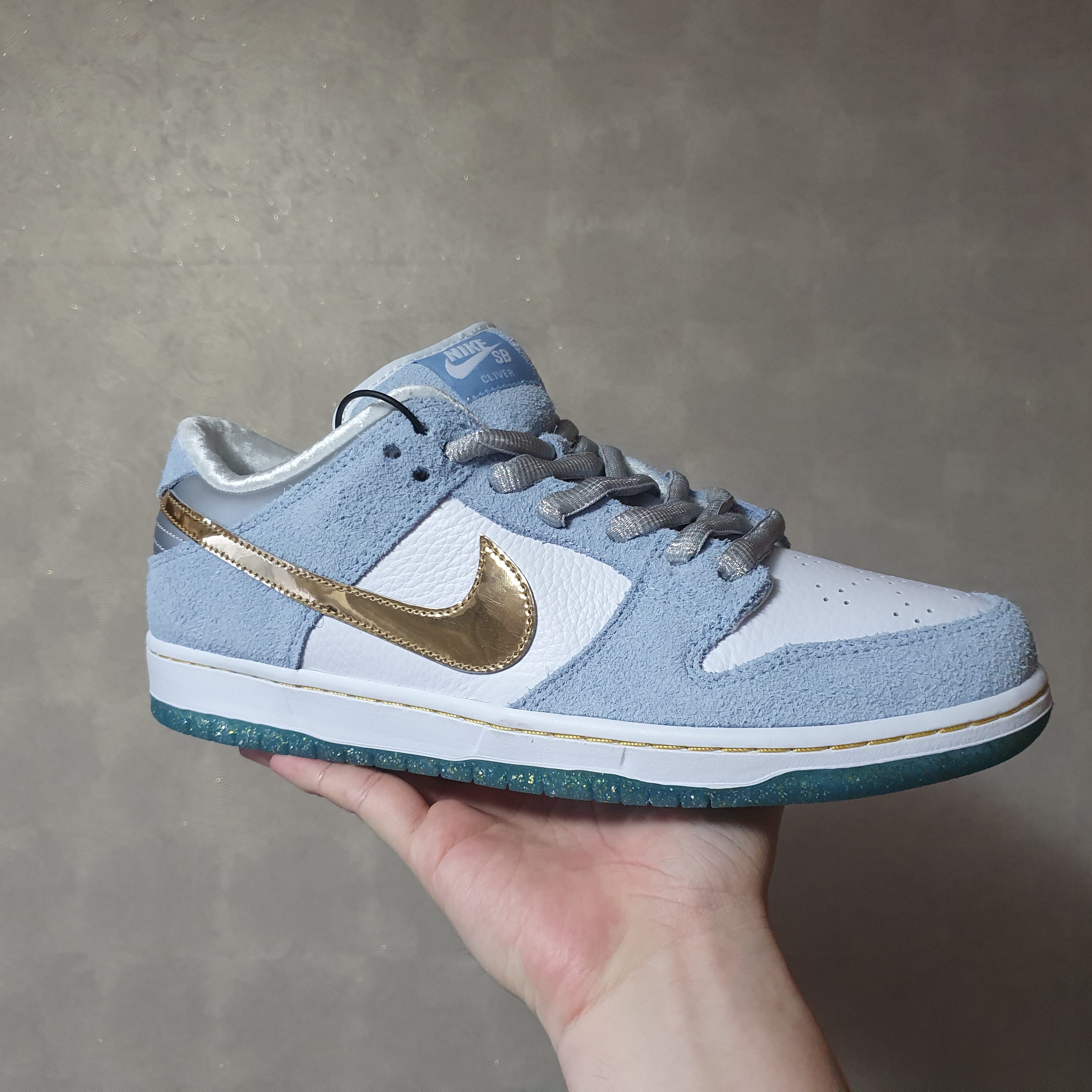 Nike x Sean Cliver SB Dunk Low Holiday Special 착용 스타일 - 2