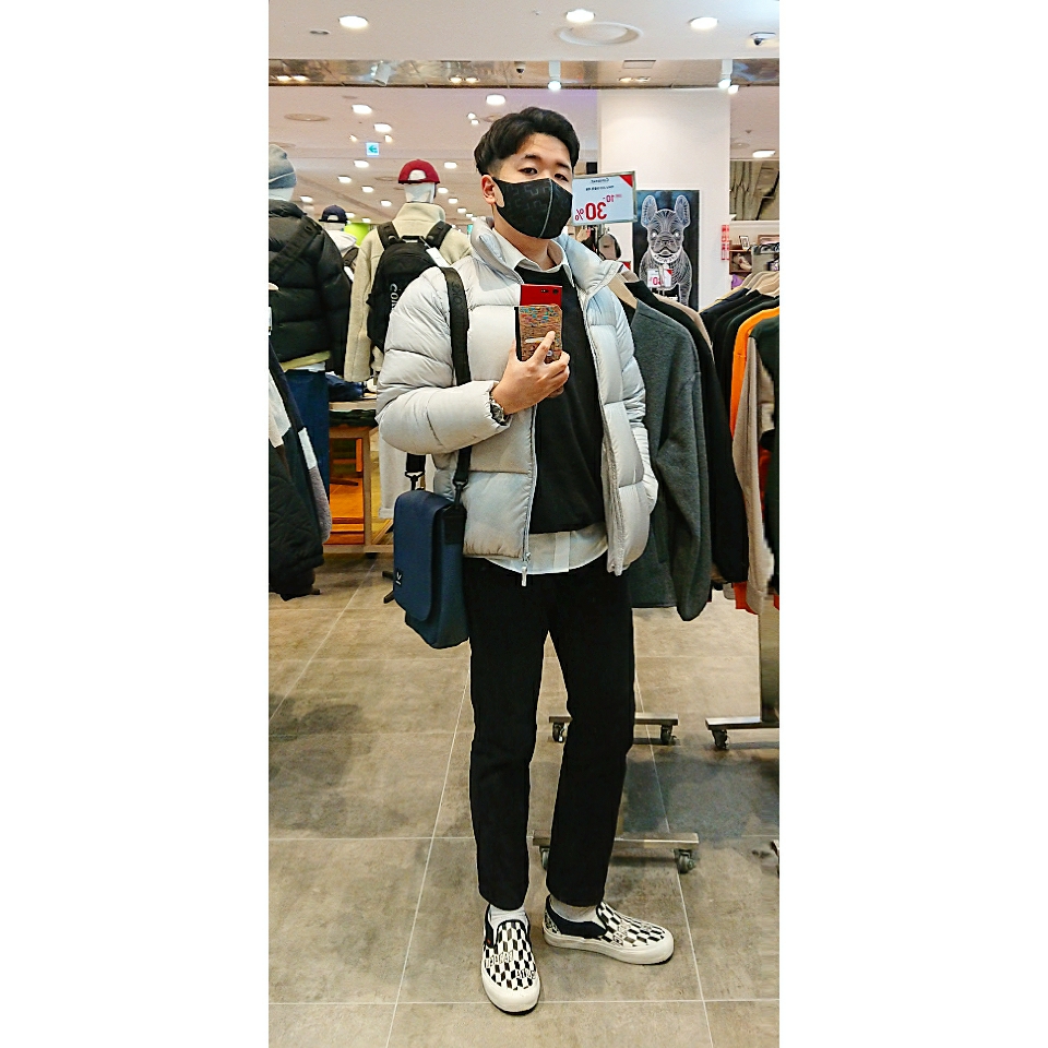 Vans Vault x Baracuta Classic Slip-On VLT LX Black Checkerboard 착용 스타일