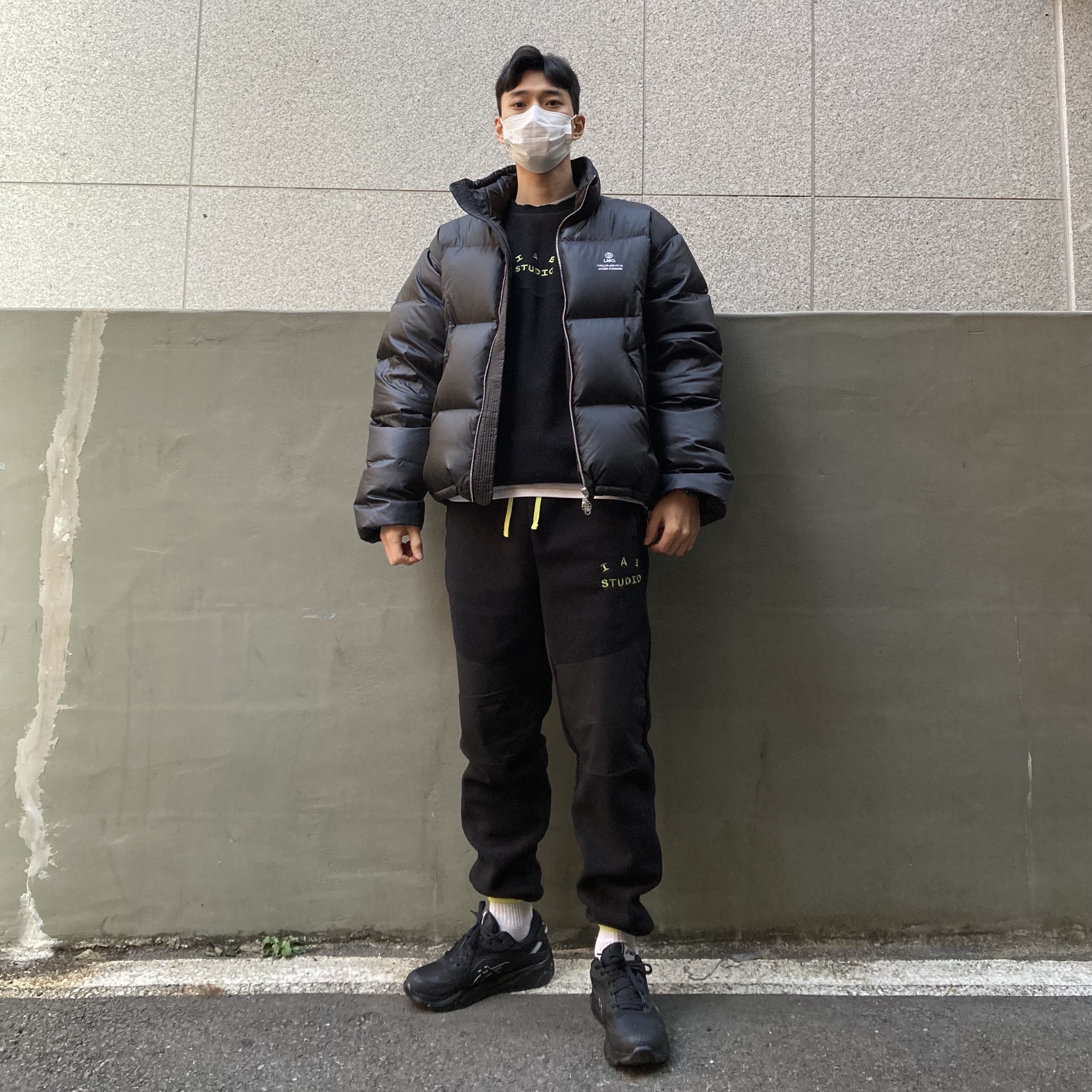 IAB Studio x Asics Fleece Shirt Black, IAB Studio x Asics Fleece Pants Black 착용 스타일 - 3