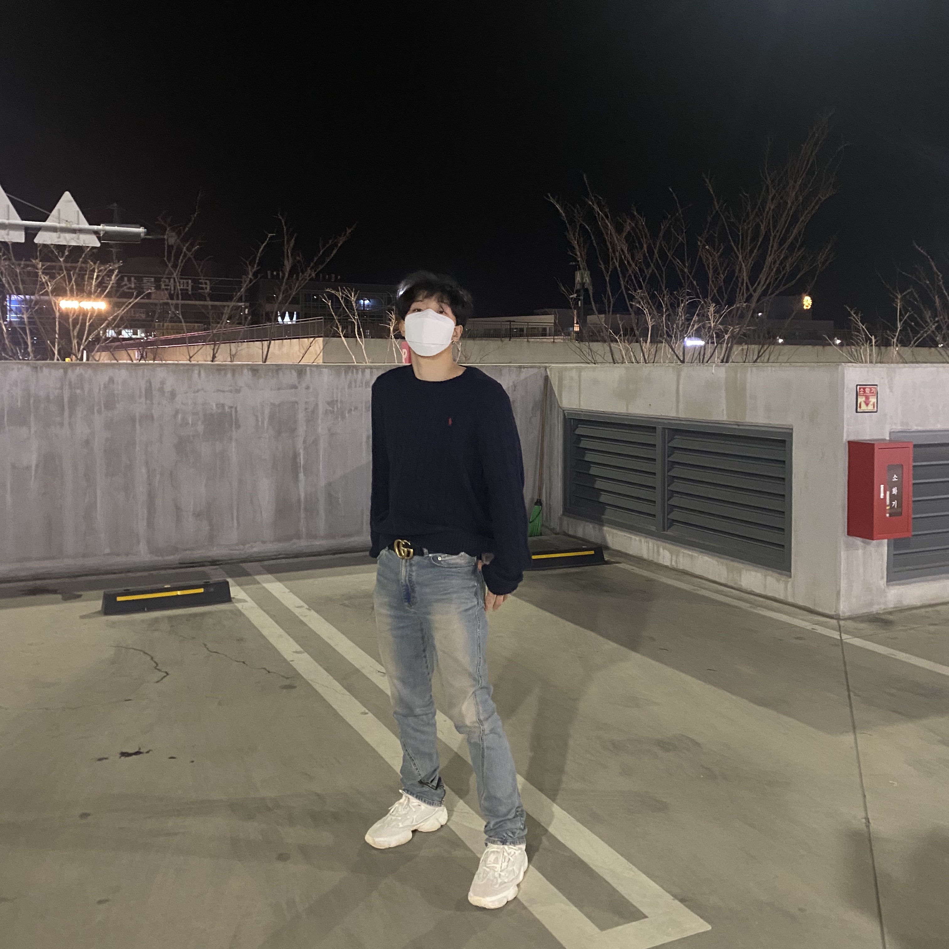 Adidas Yeezy 500 Bone White 착용 스타일