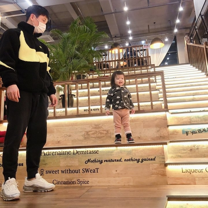 Nike Big Swoosh Full Zip Jacket Black Volt, Nike Air Max 97 Silver White 착용 스타일