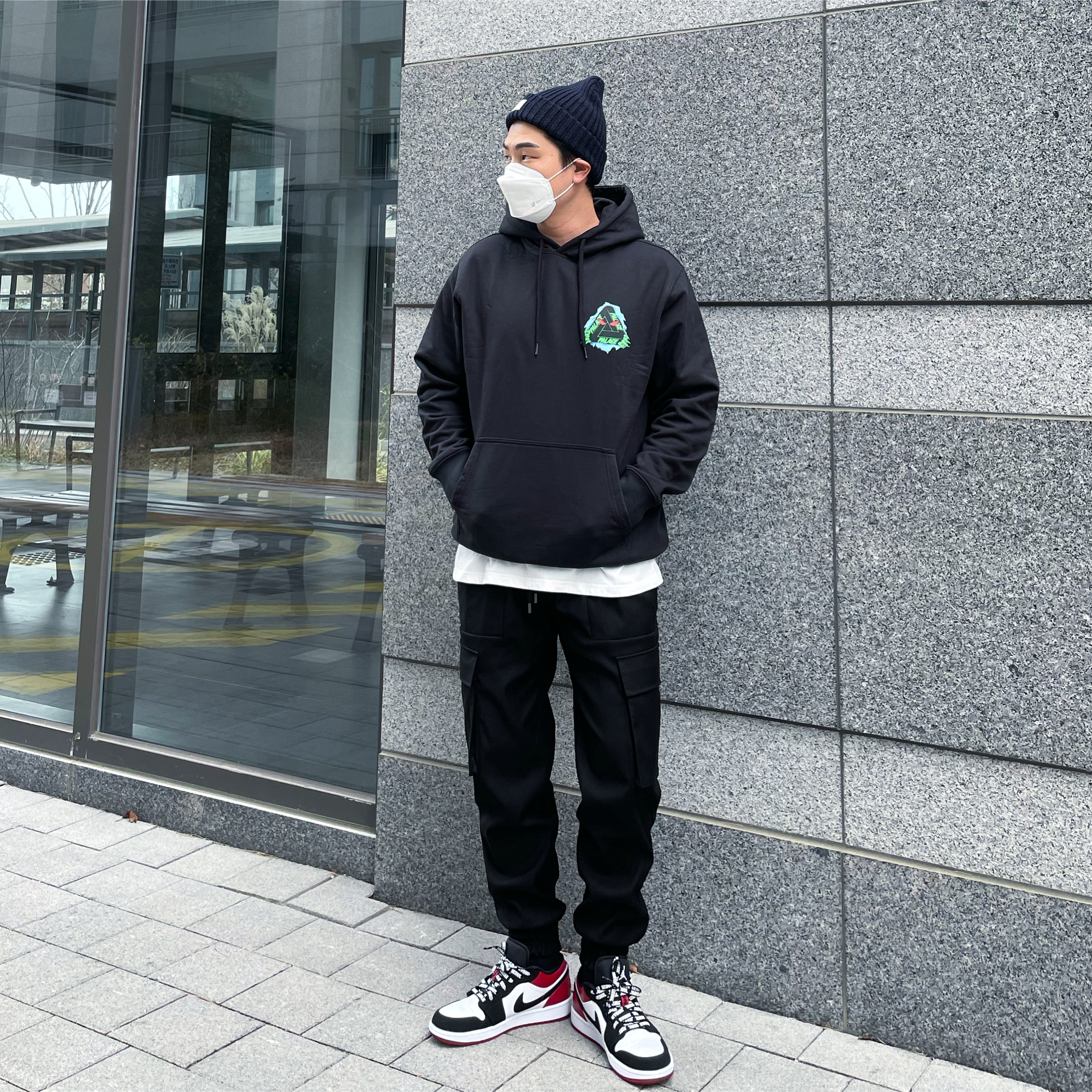 Palace Tri-Ripper Hood Black - 20FW, Jordan 1 Low Black Toe 착용 스타일