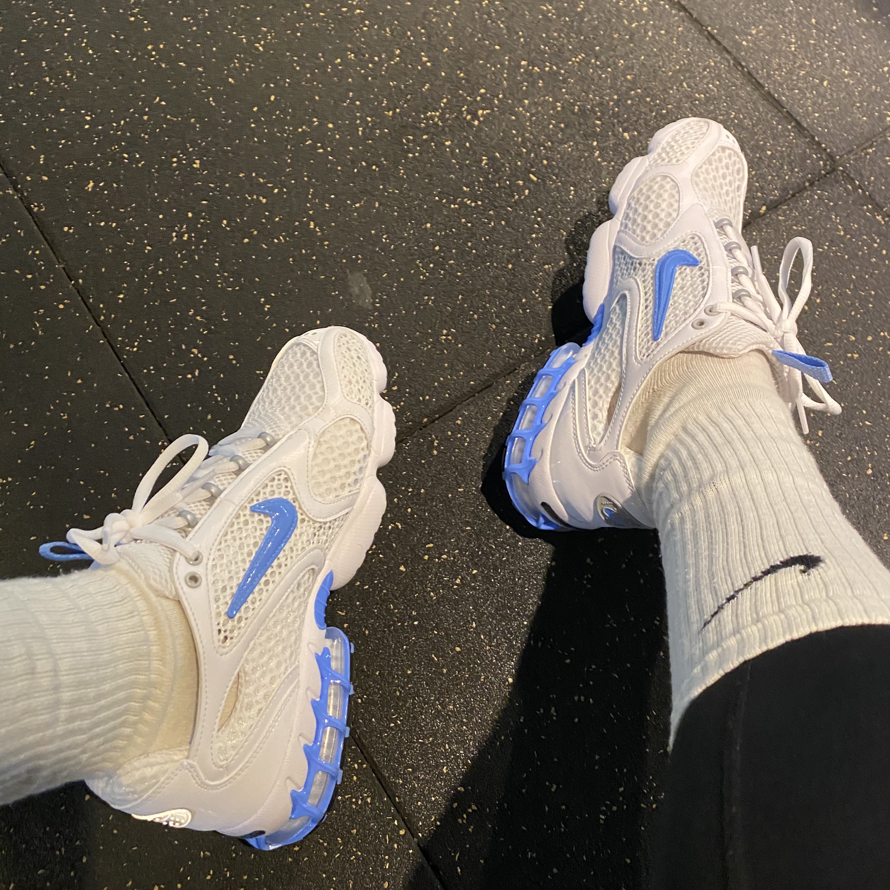 (W) Nike Air Zoom Spiridon Cage 2 White University Blue 착용 스타일