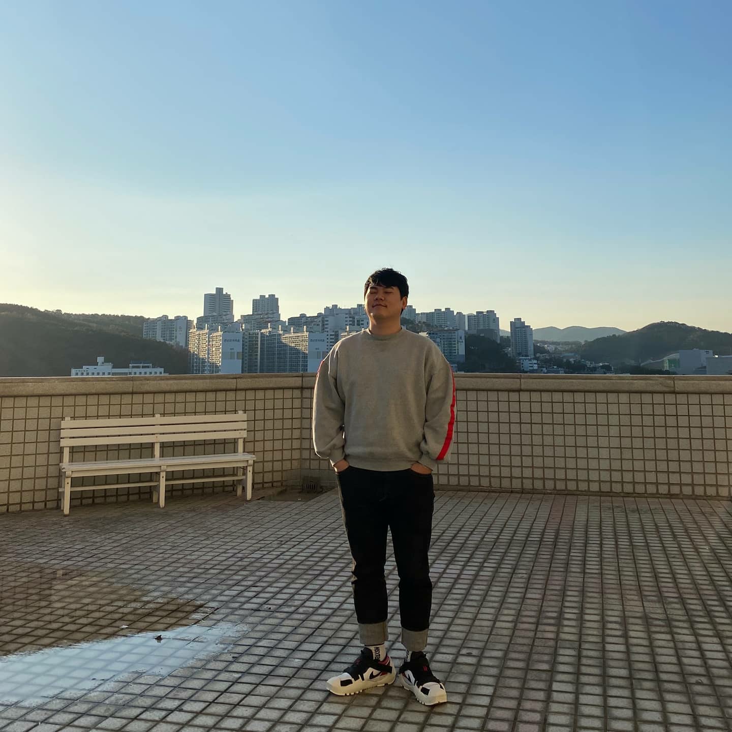 Jordan 1 Low Black Toe, Nike x Matthew M Williams Free TR 3 SP Sail Black 착용 스타일