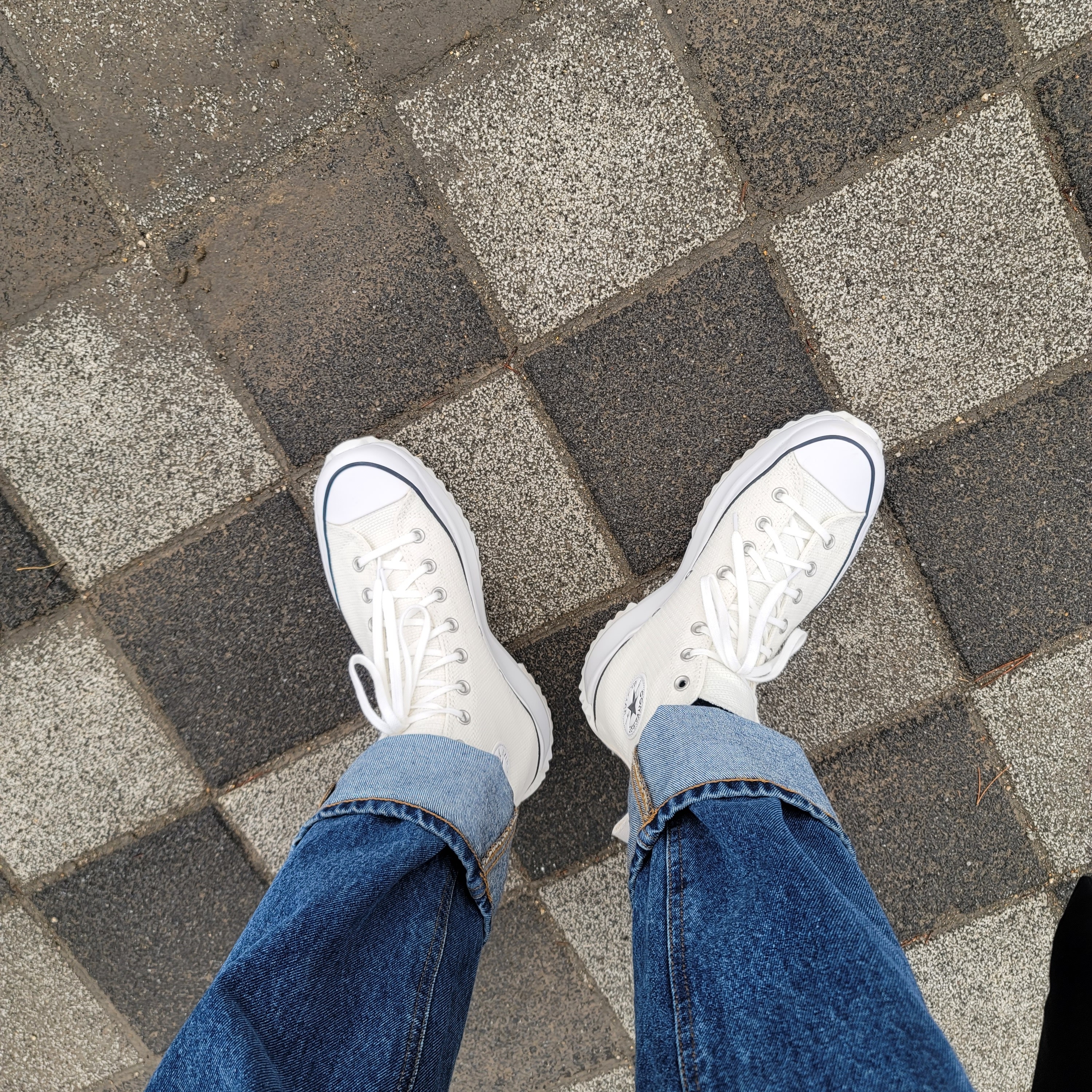 Converse Run Star Hike Hi Tonal Marble Egret 착용 스타일