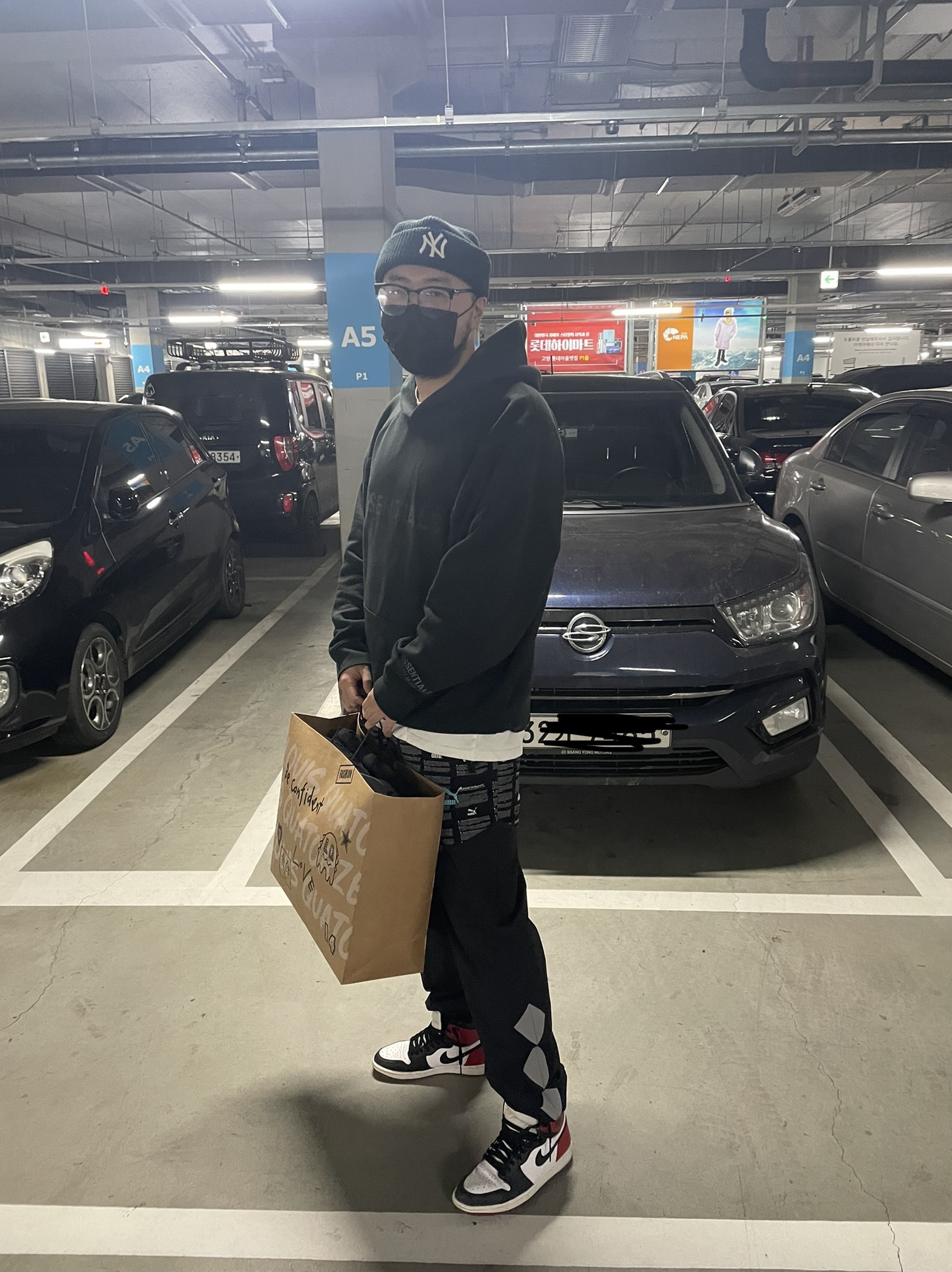 Essentials 3D Silicon Applique Pullover Hoodie Dark Slate/Black 2020, Jordan 1 Retro High OG Black Toe 2016 착용 스타일