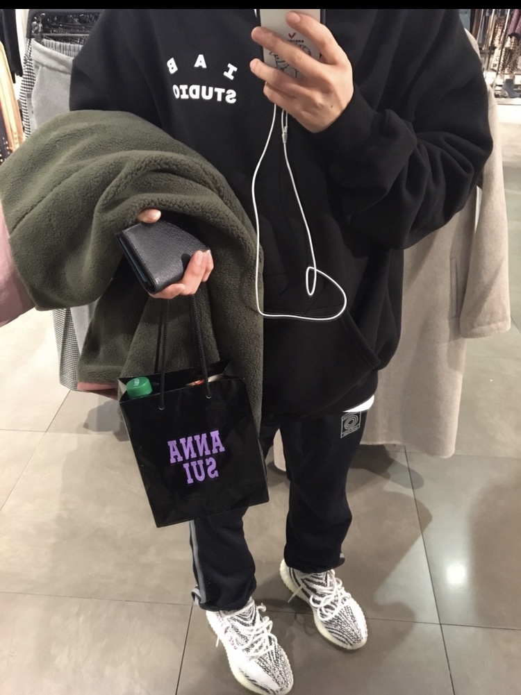 Adidas Yeezy Boost 350 V2 Zebra 2017/2019/2020 착용 스타일