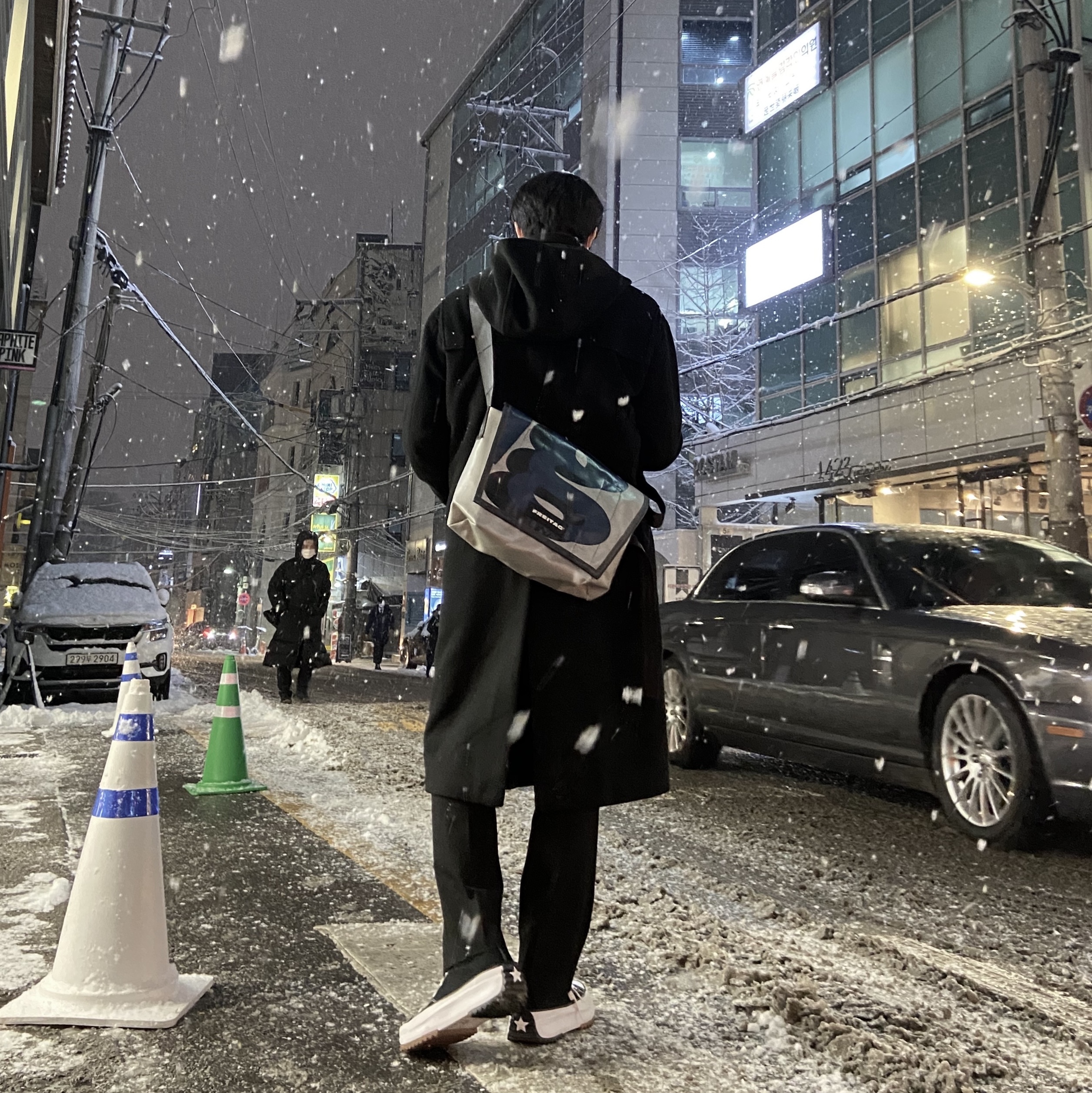Converse Run Star Hike Hi Black White Gum 착용 스타일