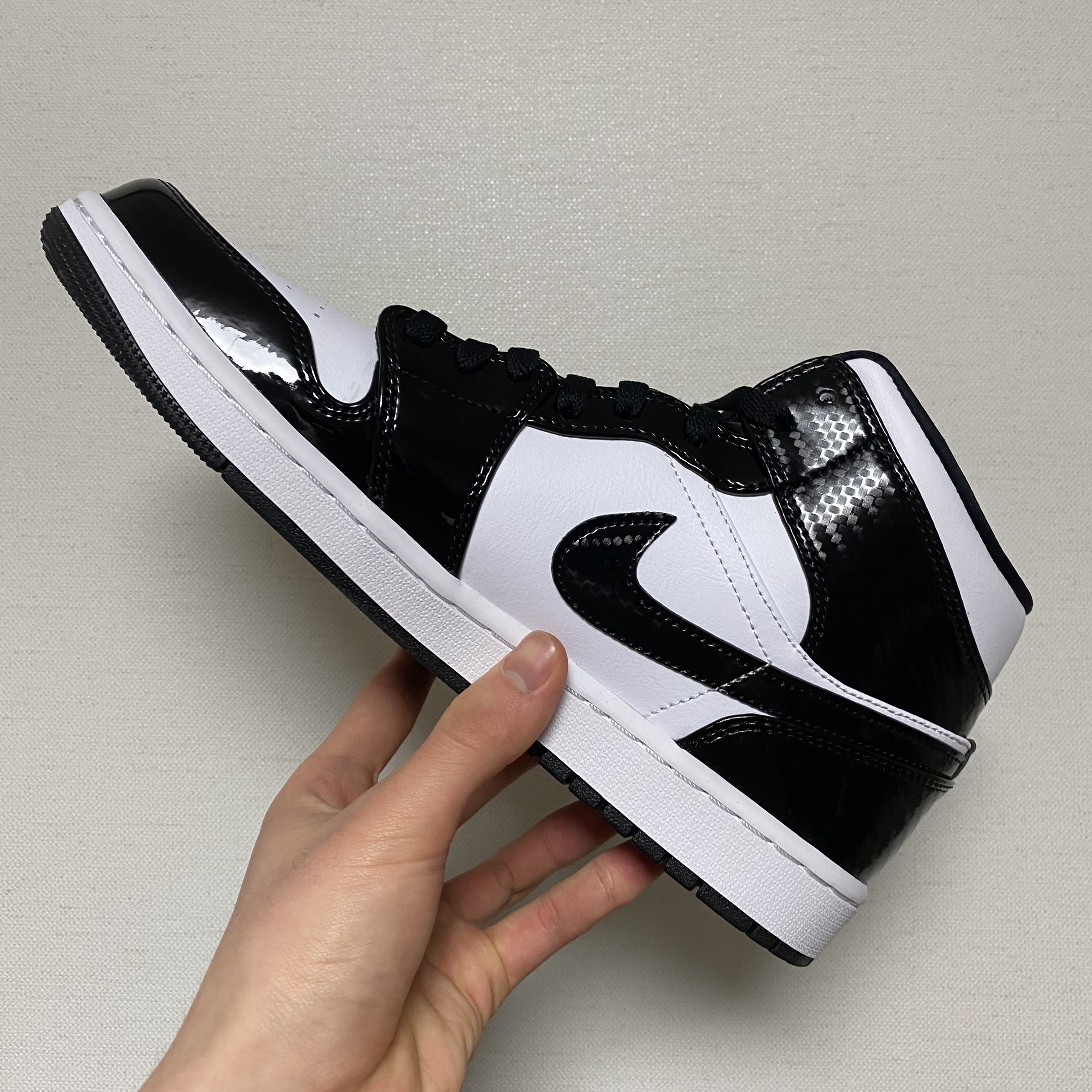 Jordan 1 Mid SE ASW Black 착용 스타일 - 1