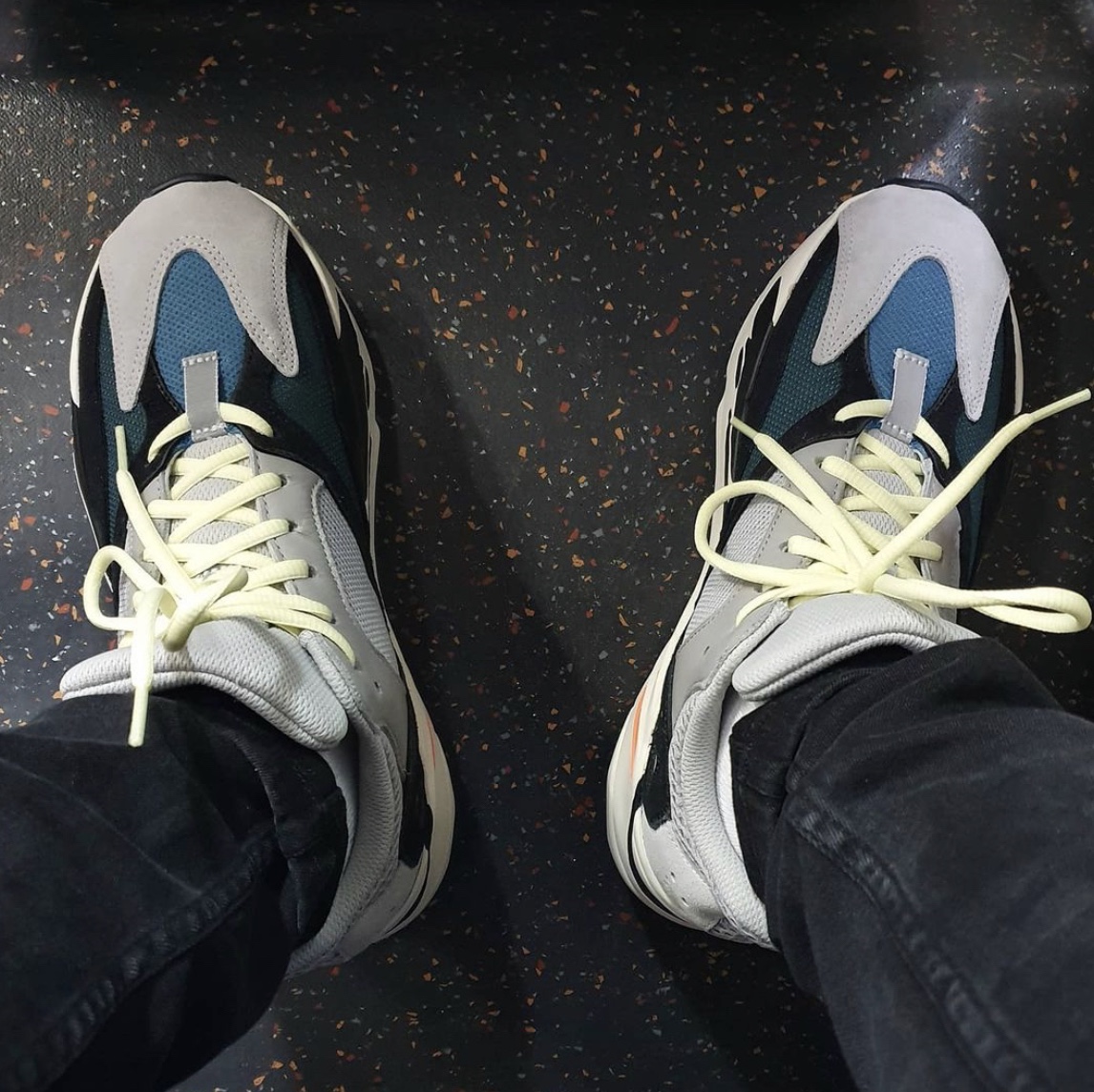 Adidas Yeezy Boost 700 Wave Runner Solid Grey 2017/2019 착용 스타일