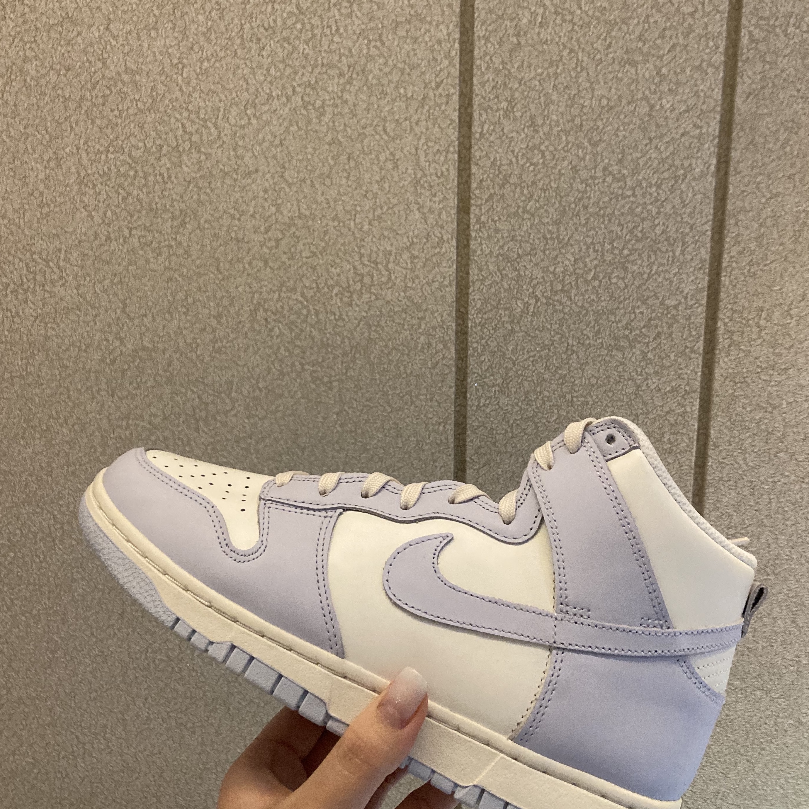 (W) Nike Dunk High Football Grey 착용 스타일 - 1