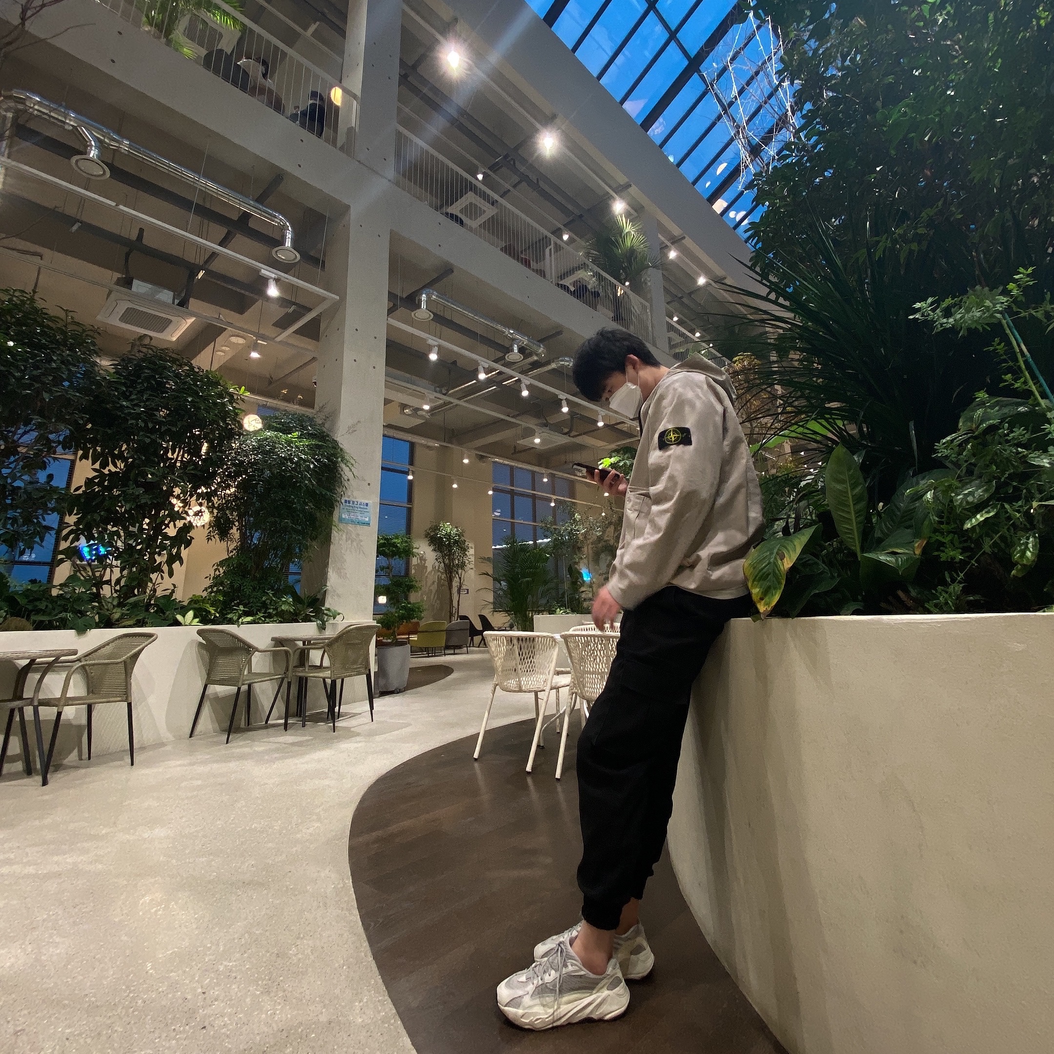 Adidas Yeezy Boost 700 V2 Static 2018 착용 스타일