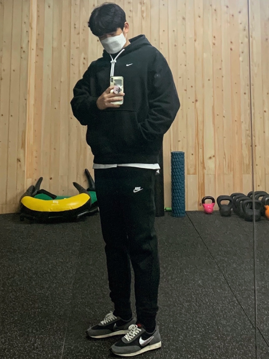 Nike Daybreak SP Black Metallic Silver, Nike M NRG Hoodie Black 착용 스타일