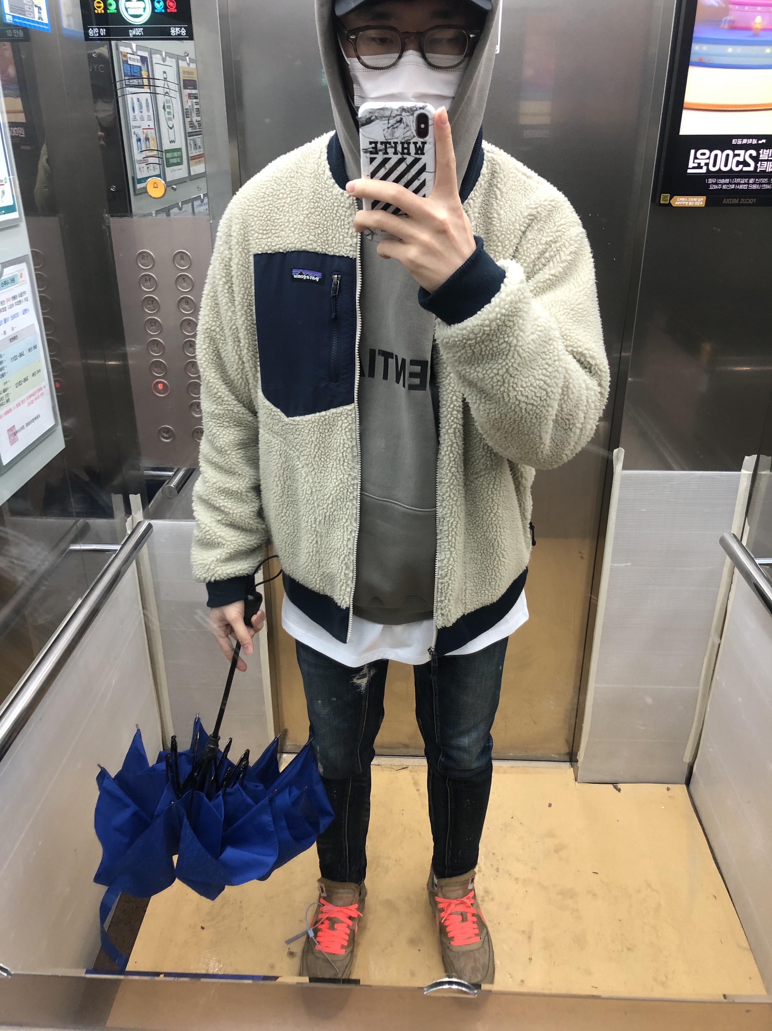 Nike x Off-White Air Max 90 V2 Desert Ore, Essentials 3D Silicon Applique Pullover Hoodie Gray Flannel/Charcoal - 20SS 착용 스타일