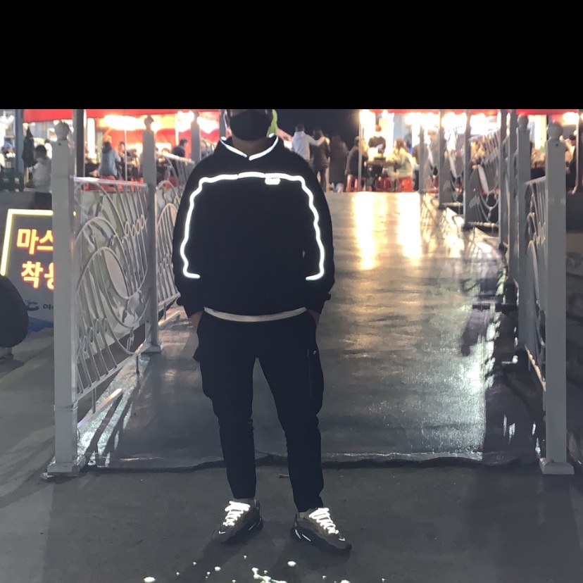 Adidas Yeezy Boost 700 V2 Tephra, Palace Reflecto Hood Black - 19SS 착용 스타일