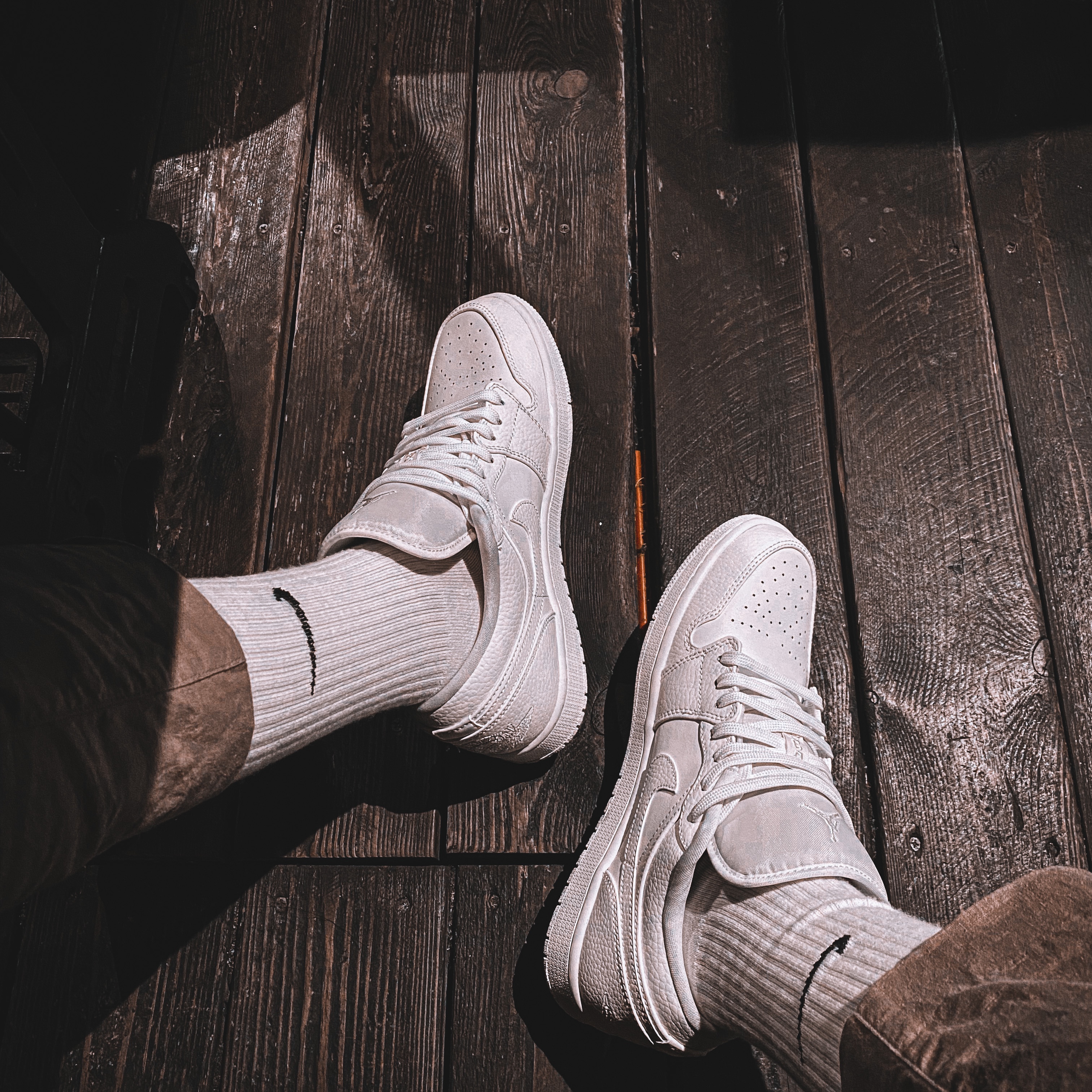 Jordan 1 Low Triple White Tumbled Leather 2020 착용 스타일