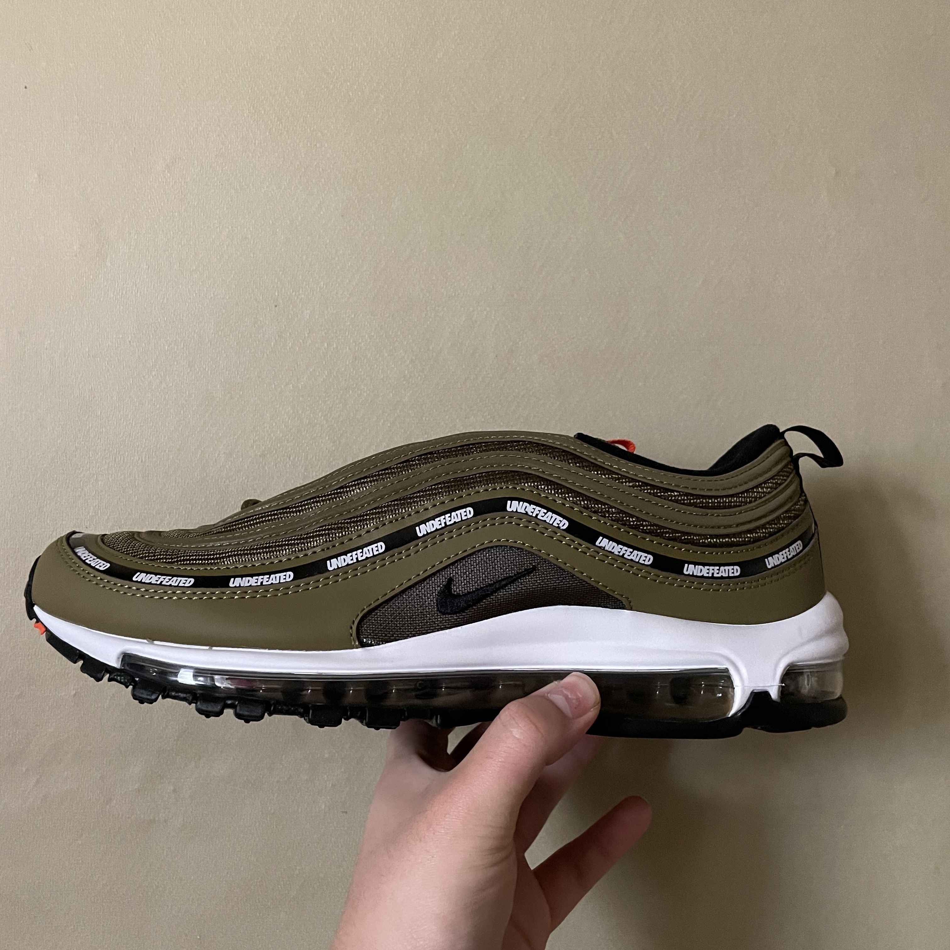 Nike x Undefeated Air Max 97 Militia Green 착용 스타일