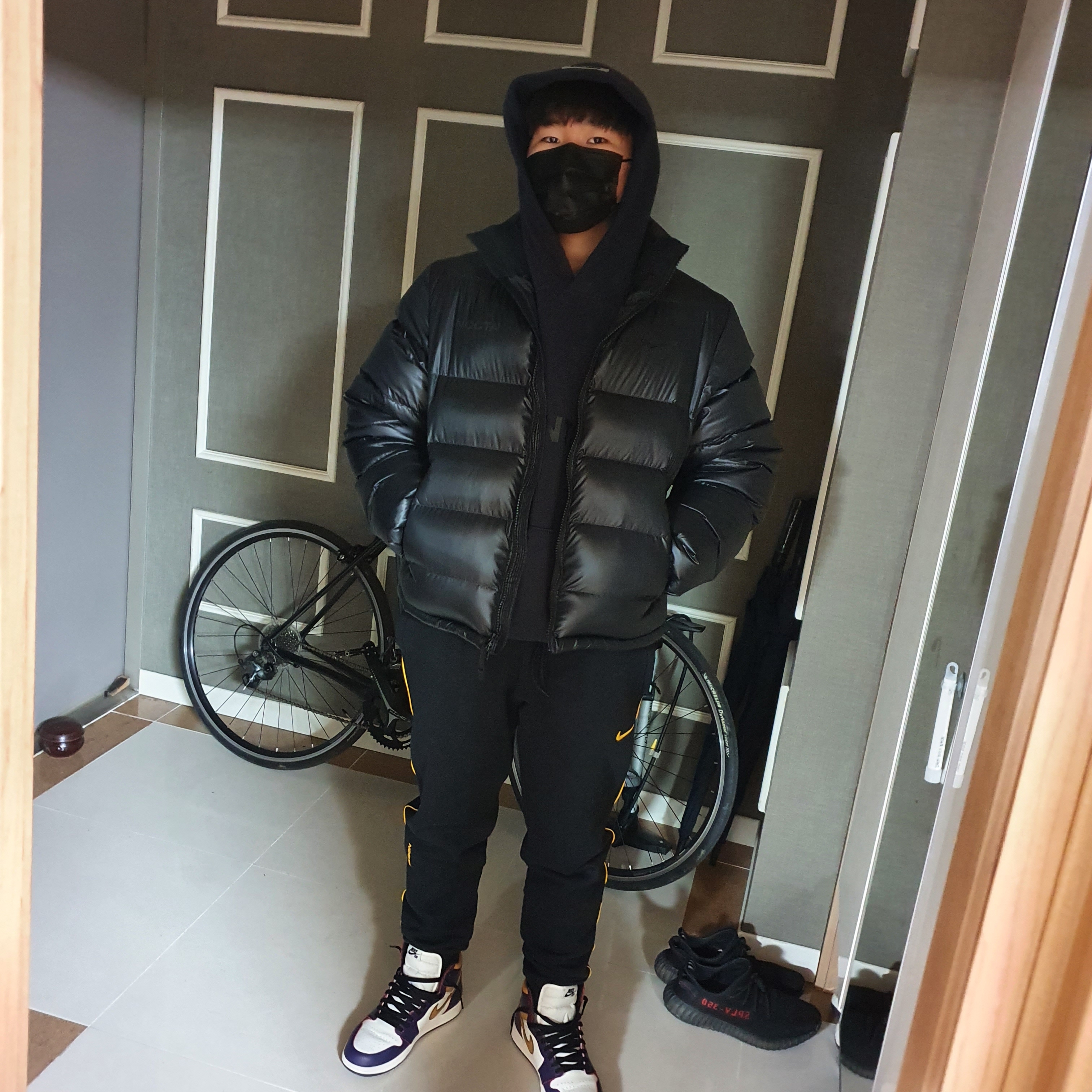 Nike x Drake Nocta Puffer Jacket Black - US/EU, Nike x Drake Nocta Fleece Pants Black - Asia 착용 스타일