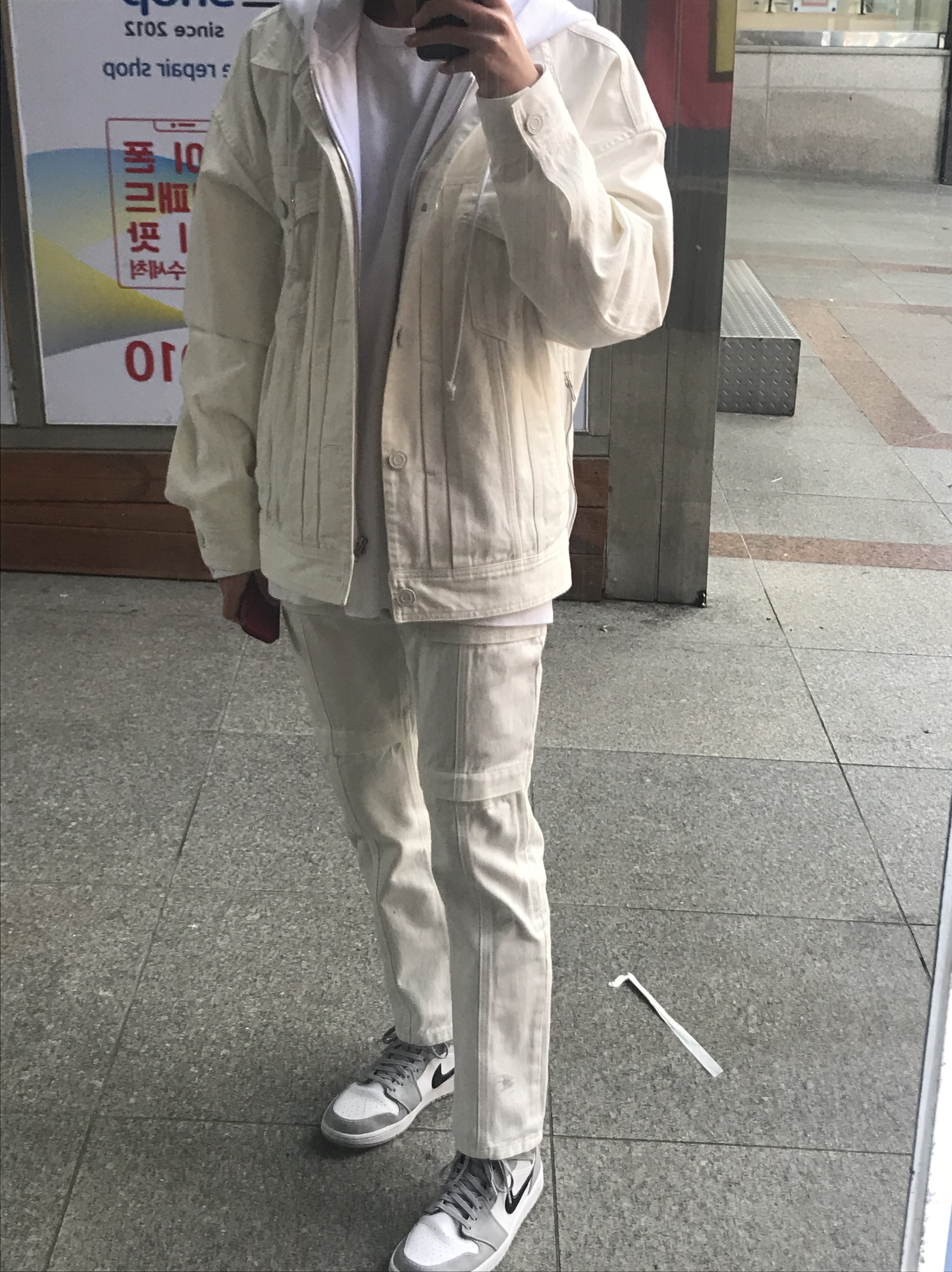 Jordan 1 Mid Light Smoke Grey 착용 스타일 - 1