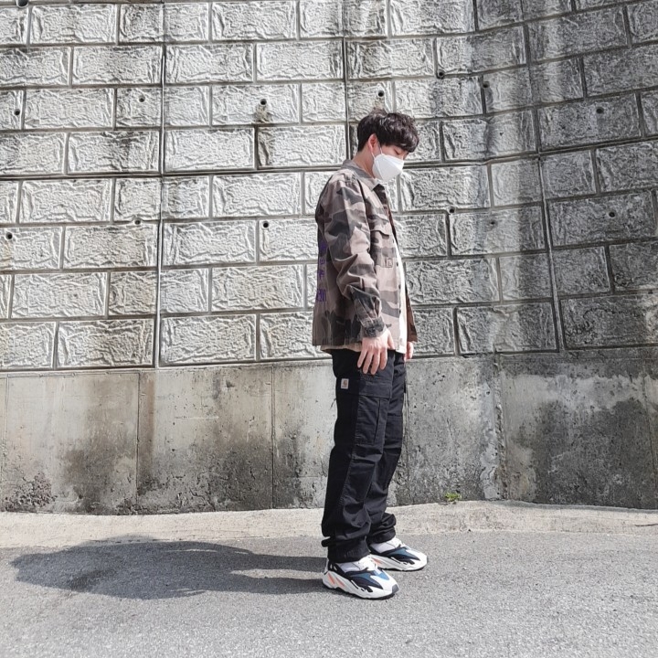 Adidas Yeezy Boost 700 Wave Runner Solid Grey 2017/2019 착용 스타일