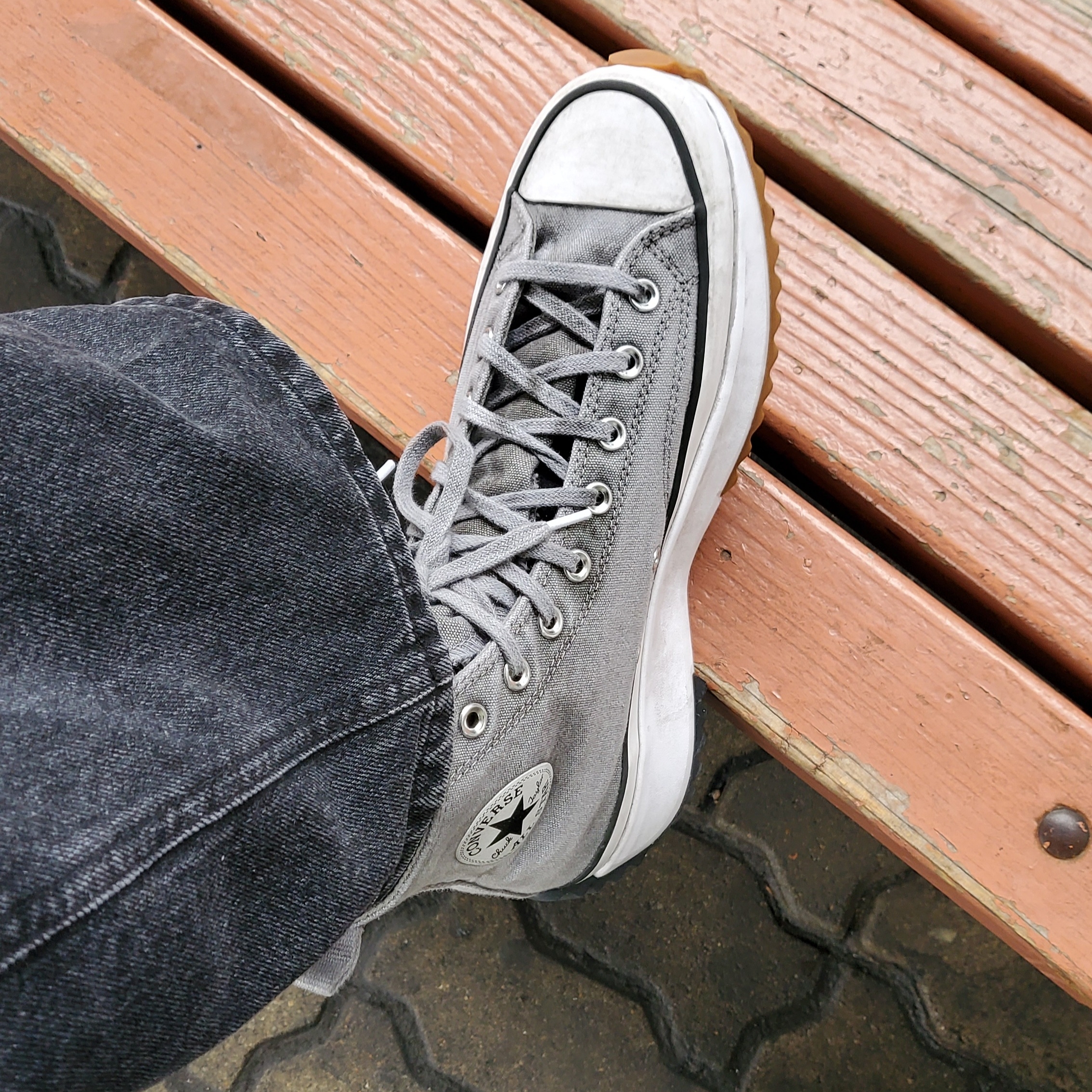 Converse Run Star Hike Hi Smoke 착용 스타일 - 1