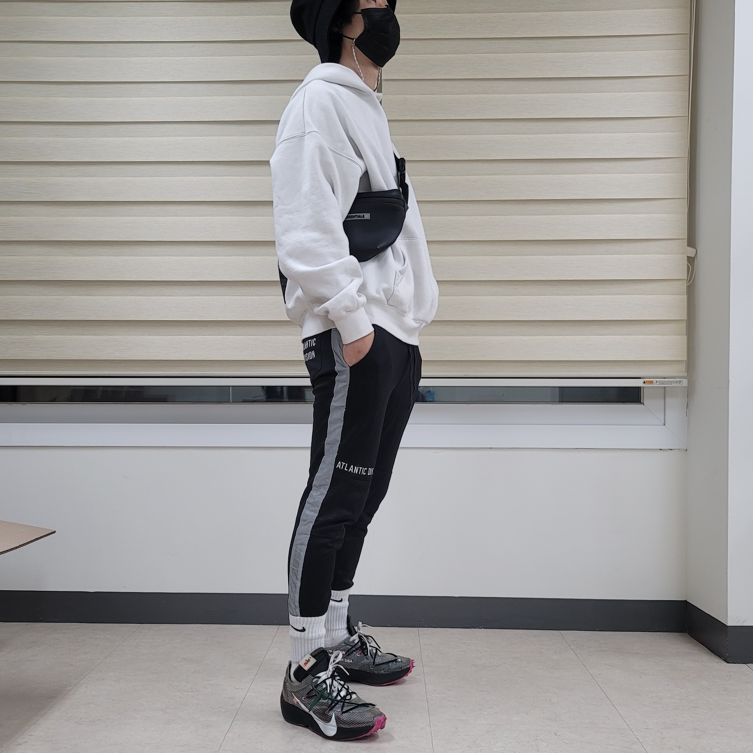 (W) Nike x Off-White Vapor Street Black Laser Fuchsia 착용 스타일