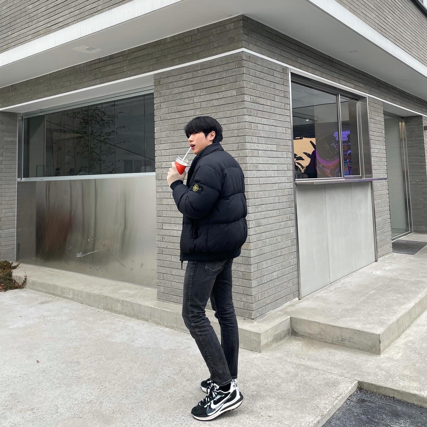 Nike x Sacai VaporWaffle Black White 착용 스타일