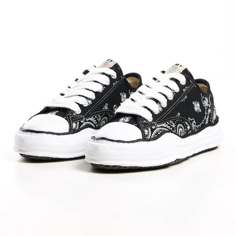 Maison Mihara Yasuhiro Peterson OG Sole Canvas Bandana Low-top Sneakers Black 착용 스타일 - 5